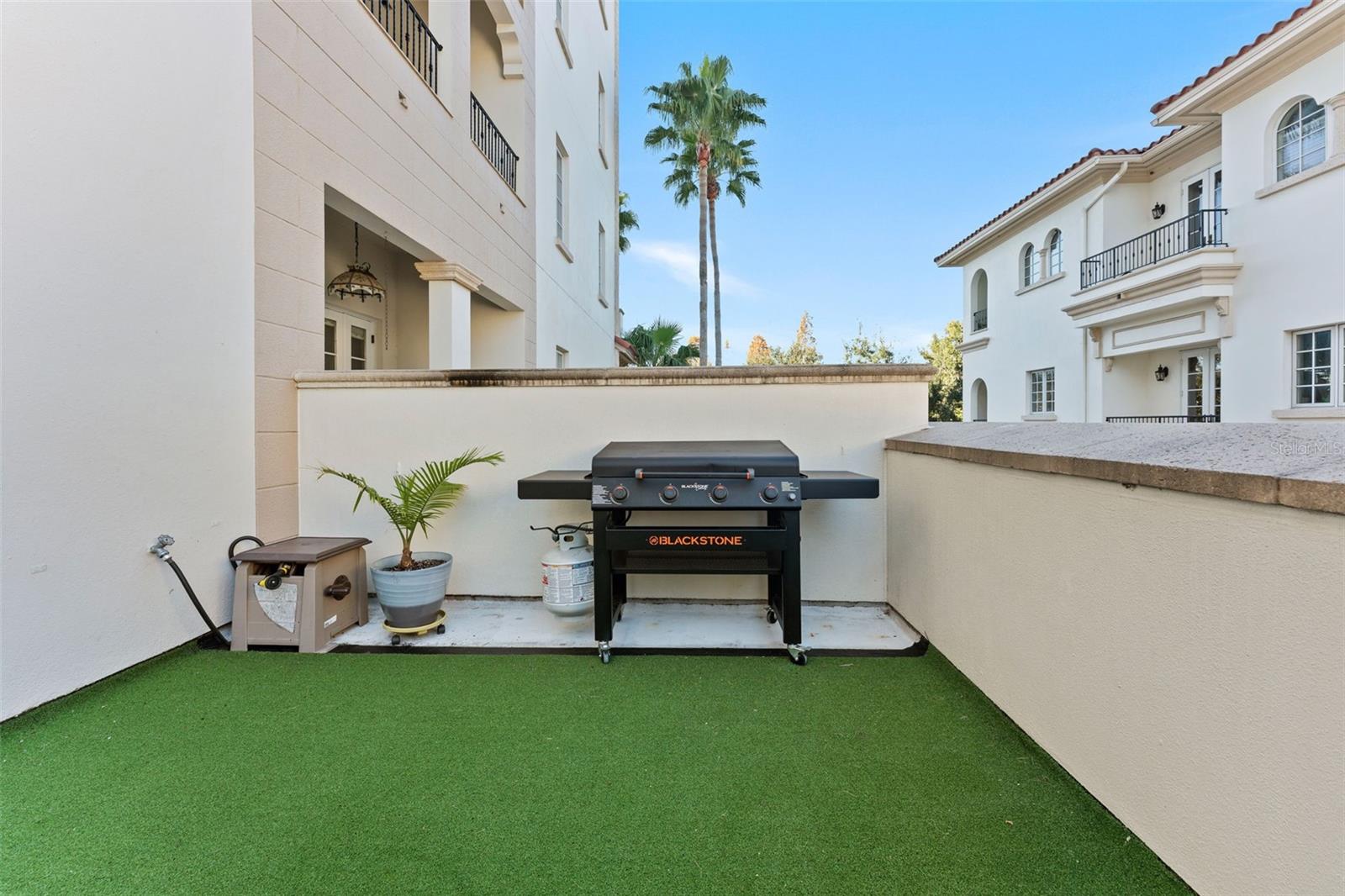 Listing photo id 28 for 610 Rome Avenue 203