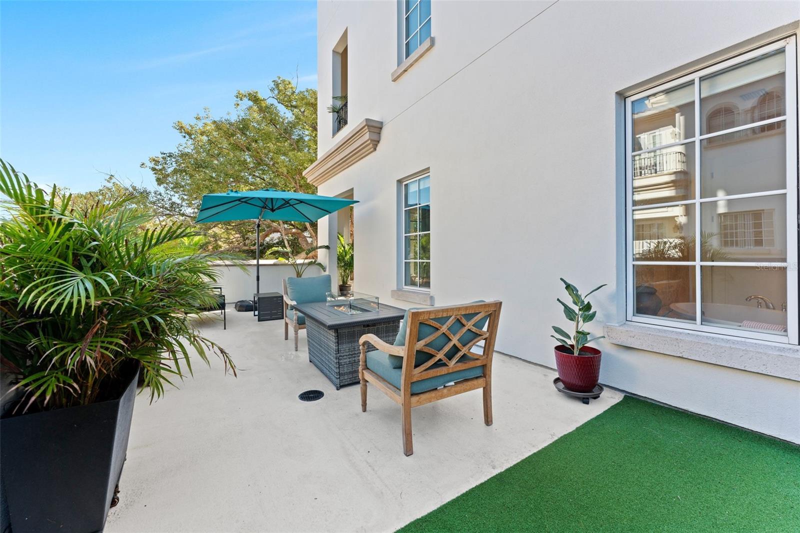 Listing photo id 29 for 610 Rome Avenue 203