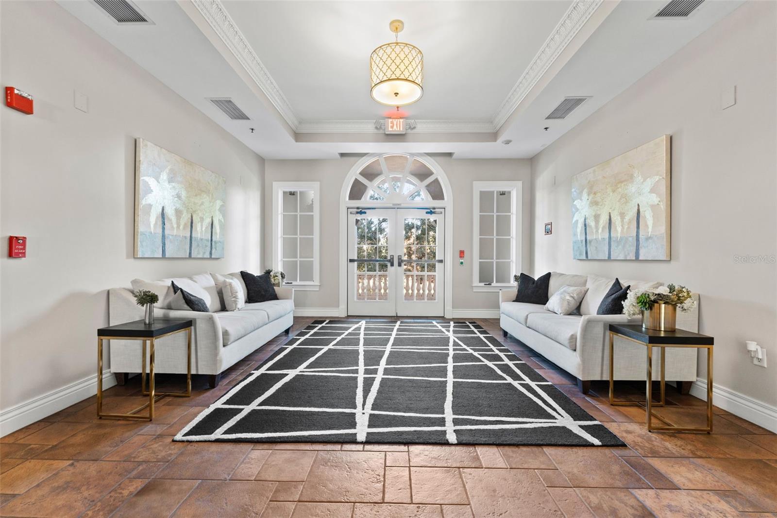 Listing photo id 32 for 610 Rome Avenue 203