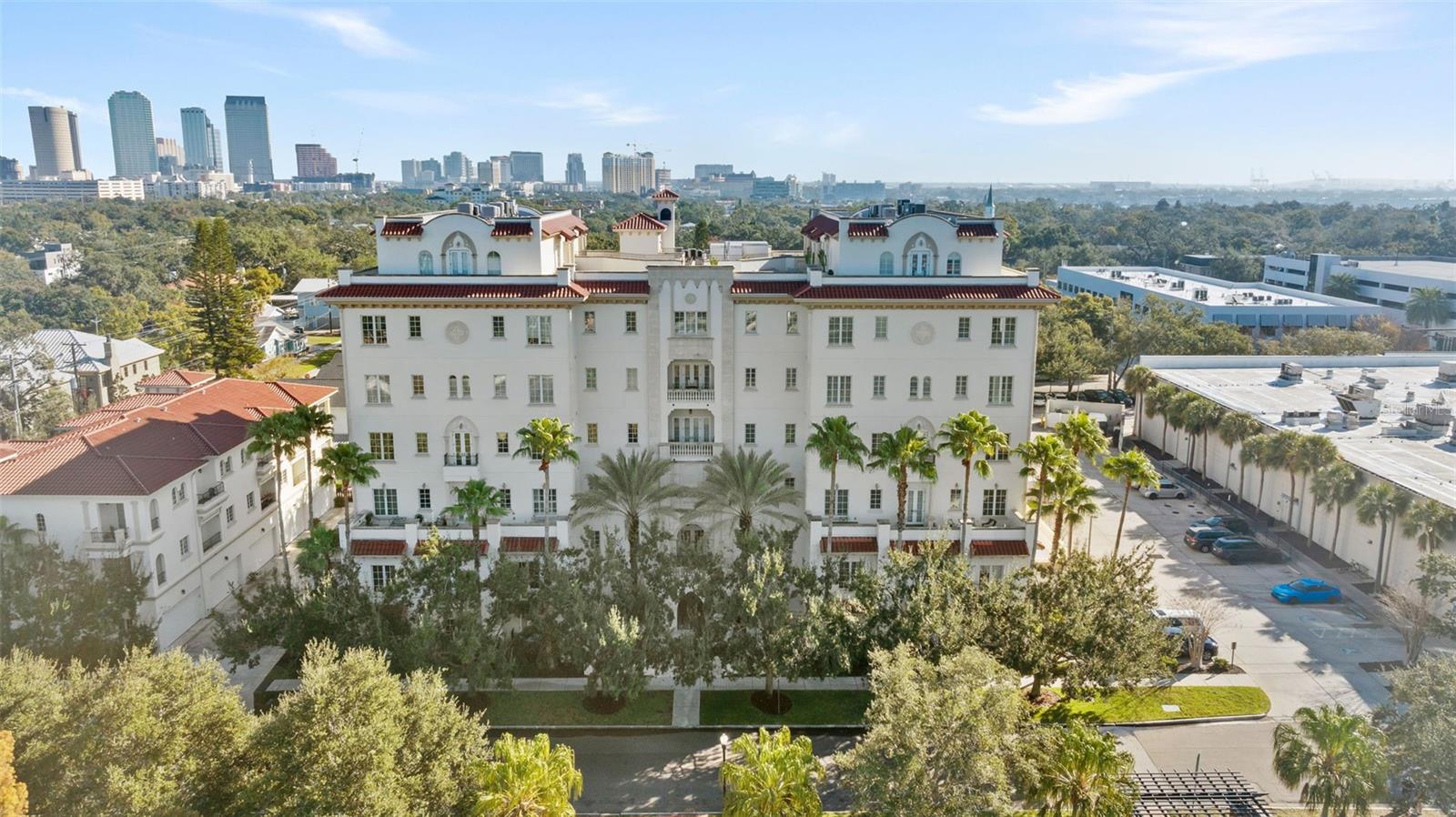 Listing photo id 36 for 610 Rome Avenue 203