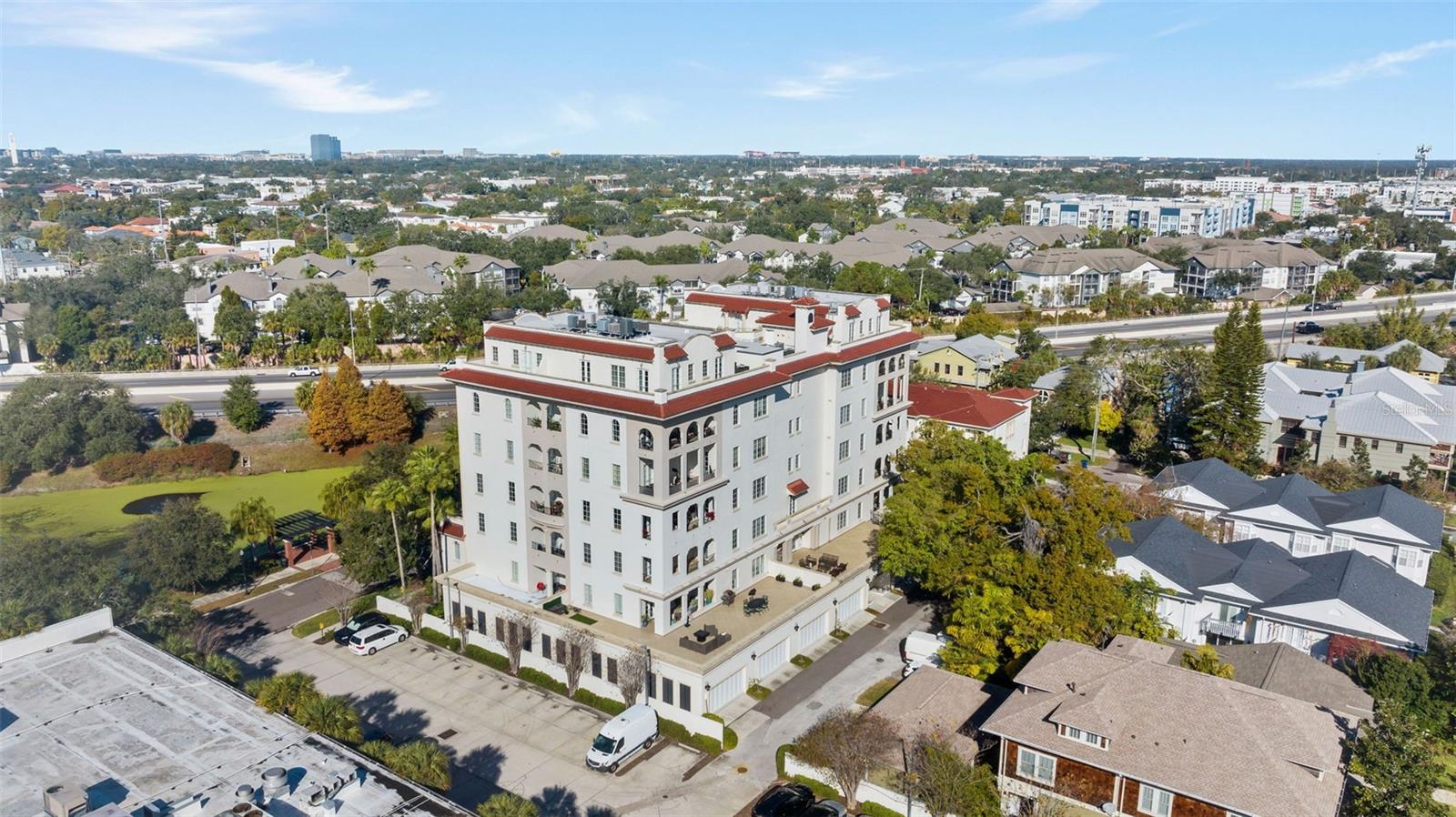 Listing photo id 37 for 610 Rome Avenue 203