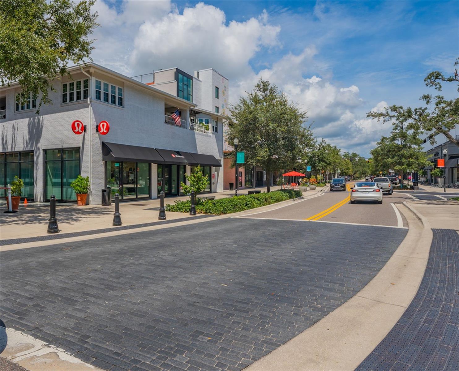 Listing photo id 40 for 610 Rome Avenue 203