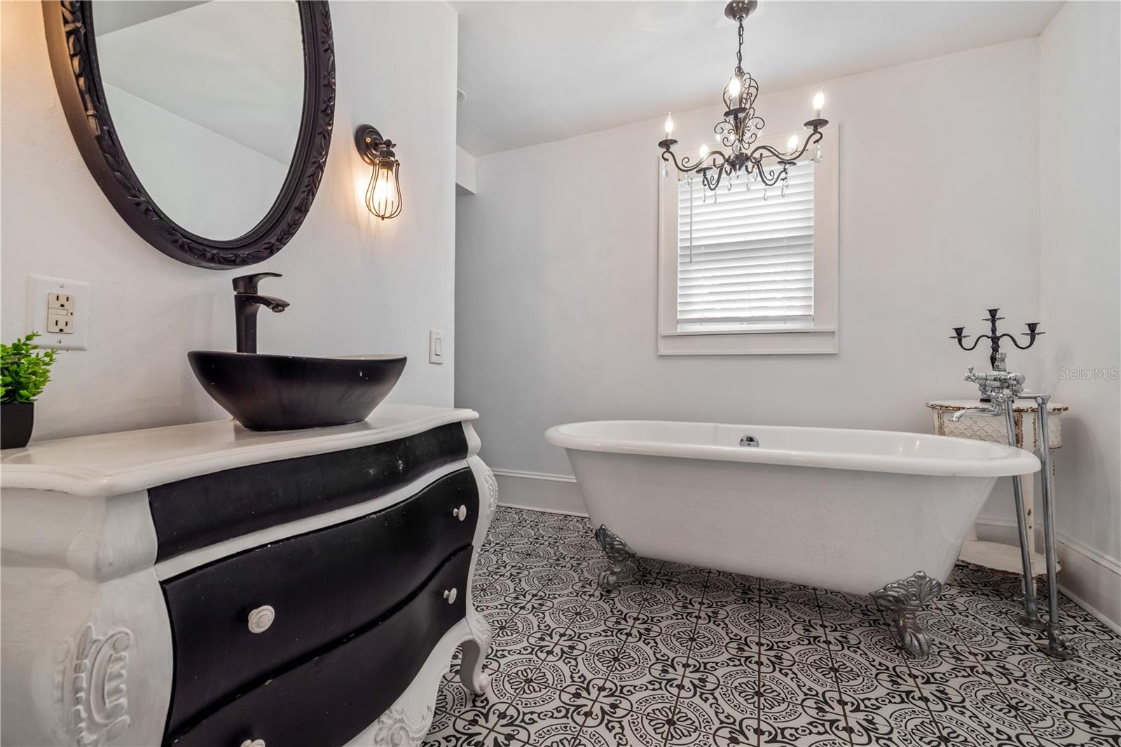 Image 20 of 70 For 14440 12th Street