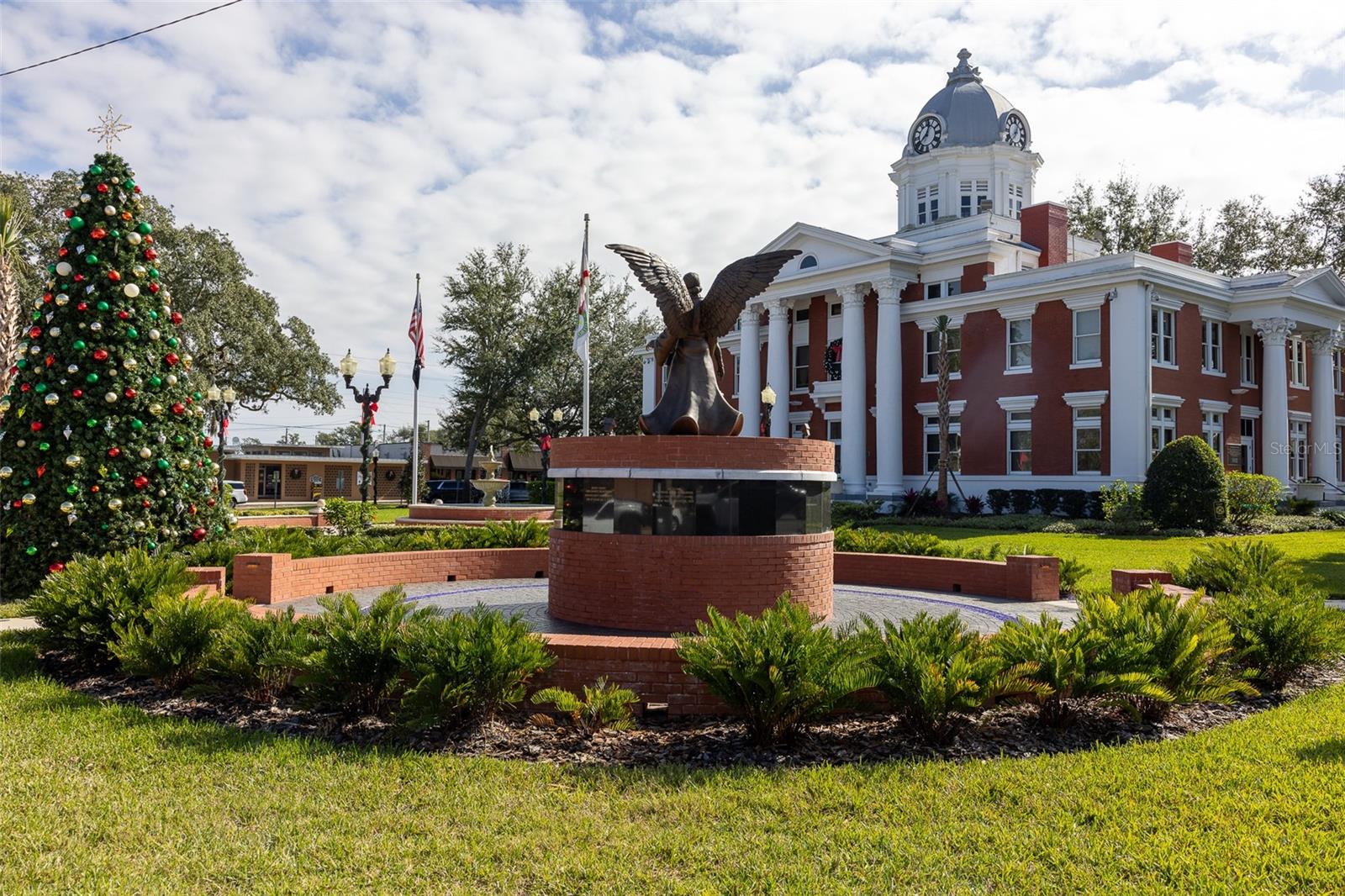 Image 54 of 70 For 14440 12th Street