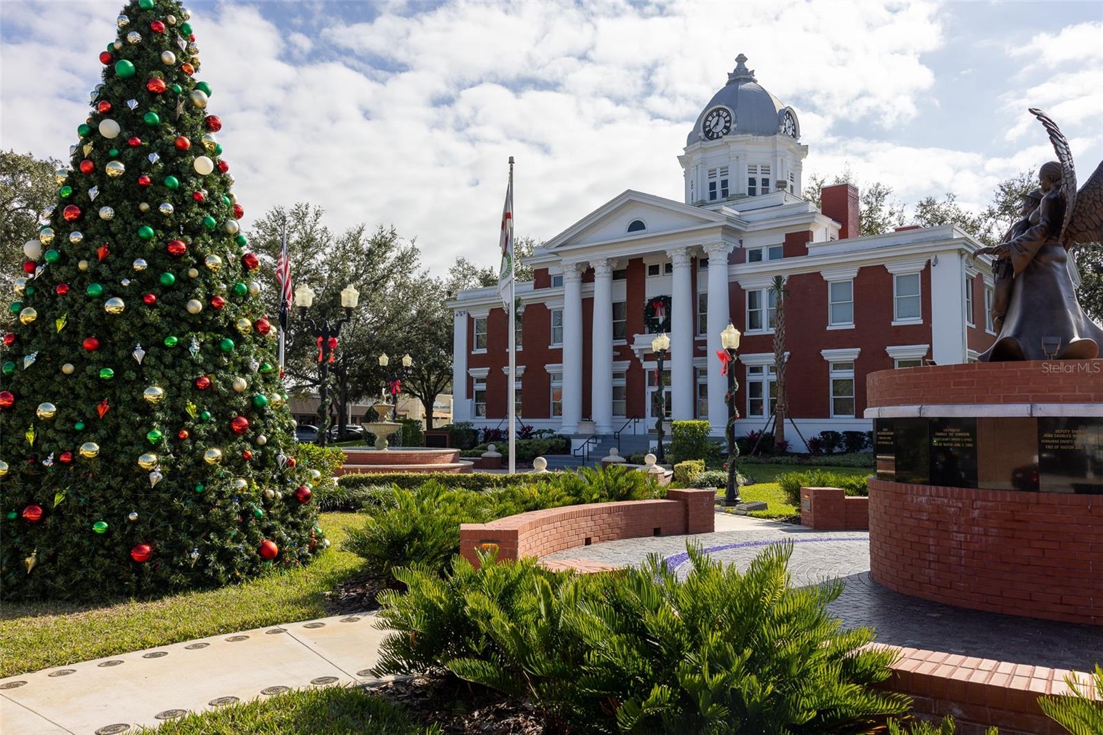 Image 55 of 70 For 14440 12th Street