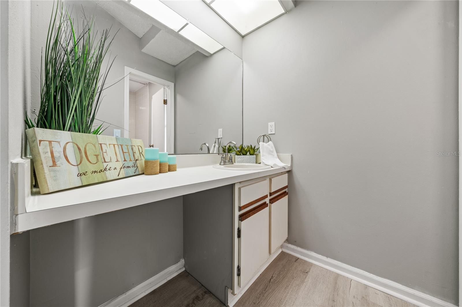 Image 23 of 53 For 11304 Maybrook Avenue