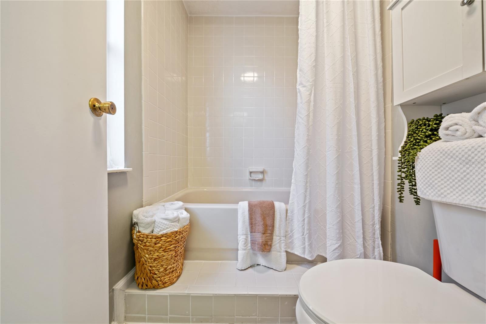 Image 25 of 53 For 11304 Maybrook Avenue