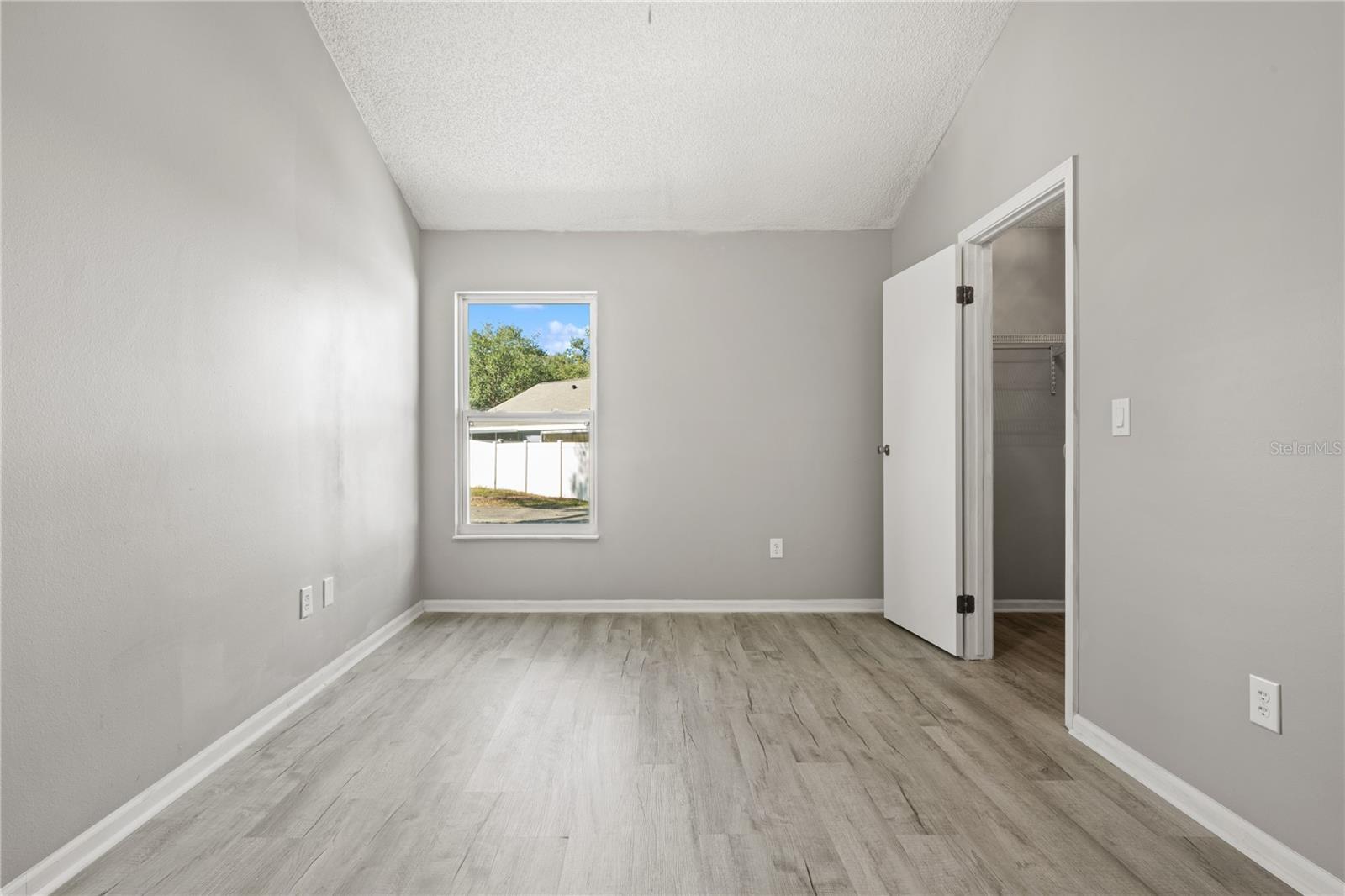 Image 26 of 53 For 11304 Maybrook Avenue