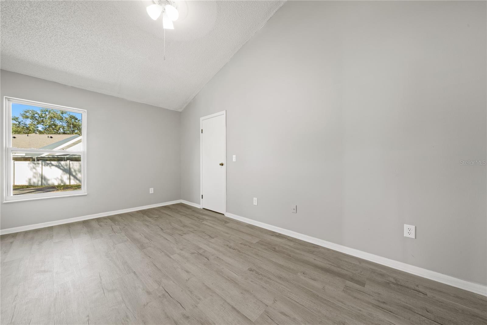 Image 27 of 53 For 11304 Maybrook Avenue