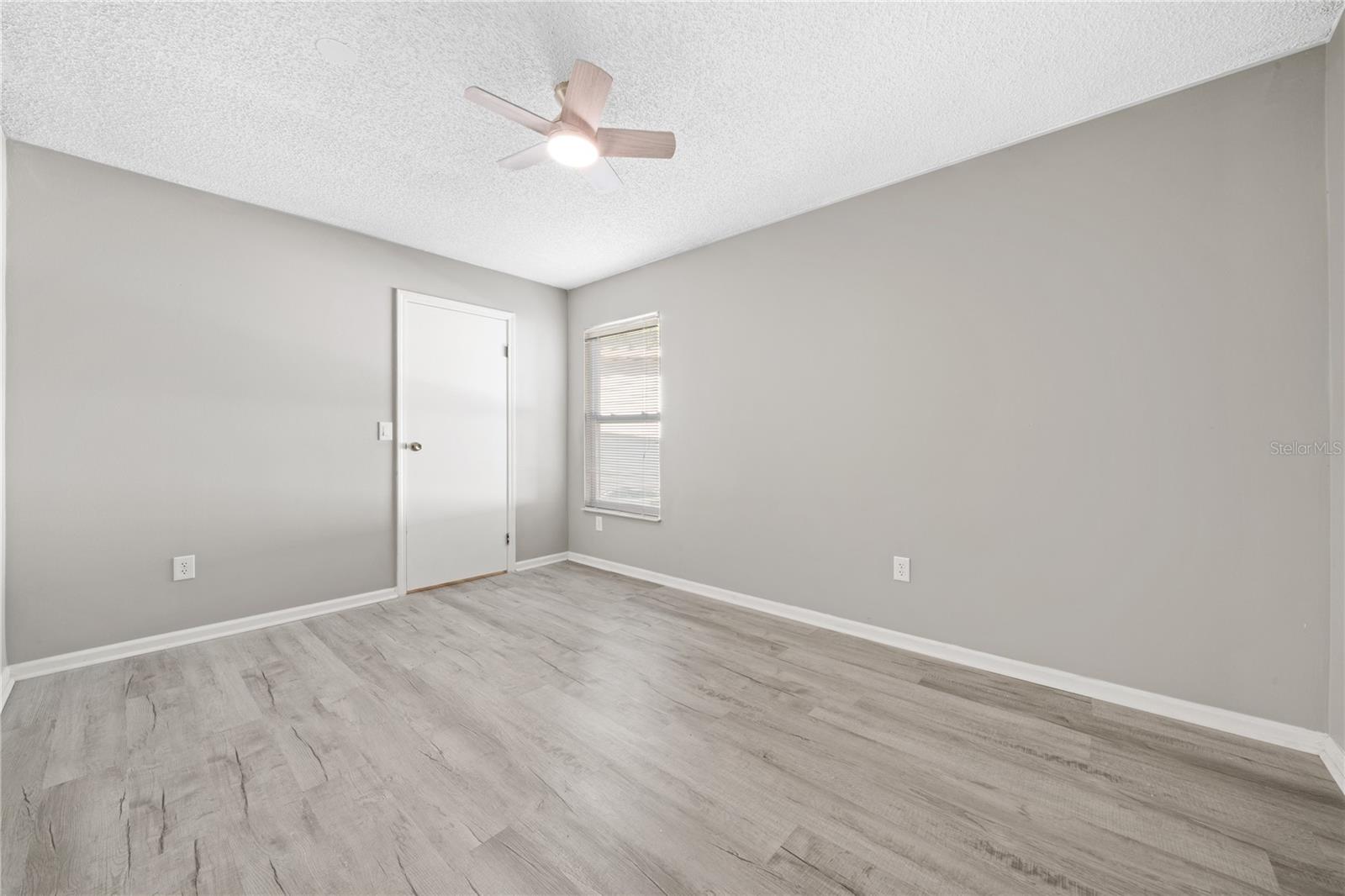 Image 32 of 53 For 11304 Maybrook Avenue