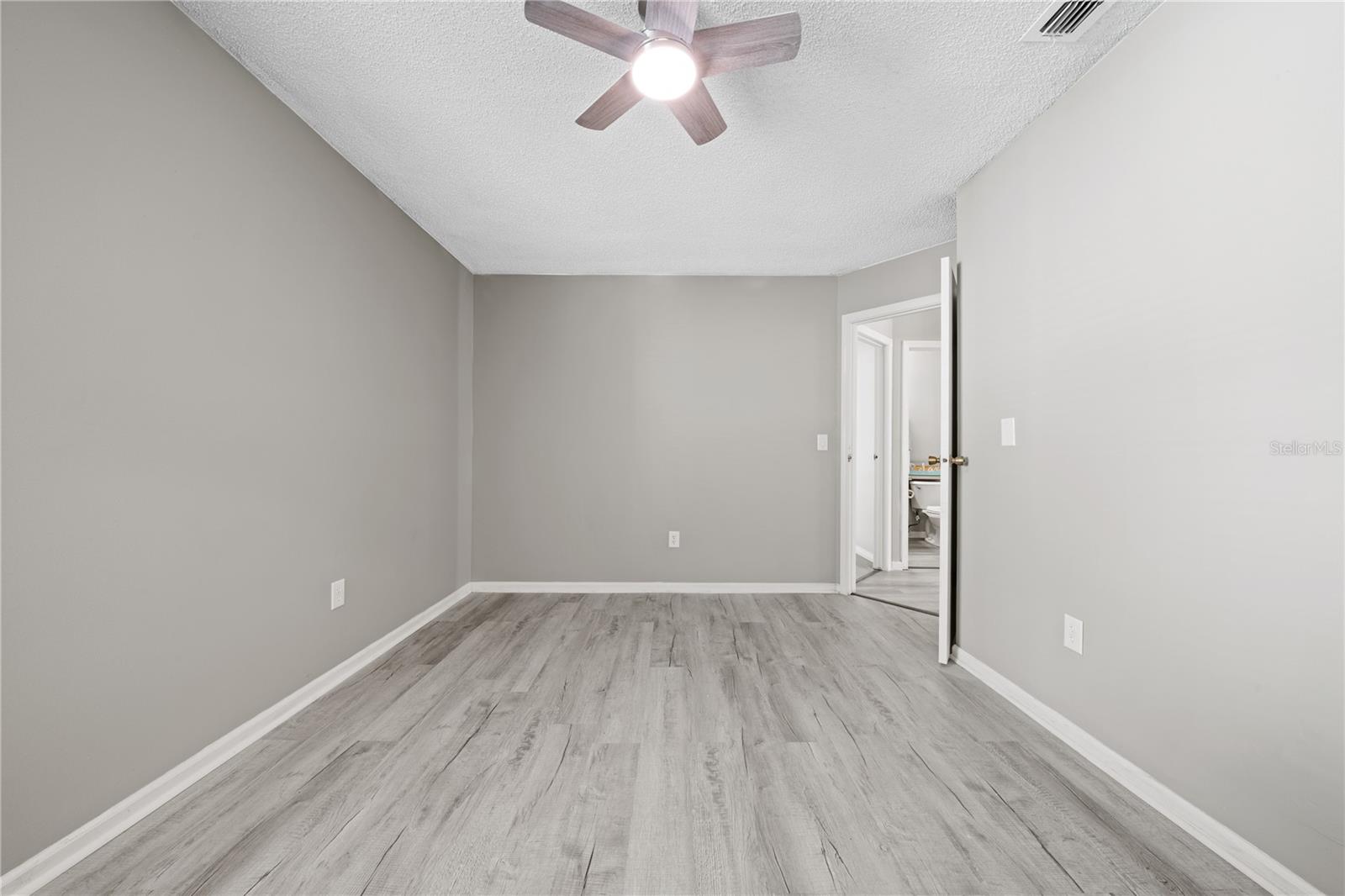 Image 33 of 53 For 11304 Maybrook Avenue