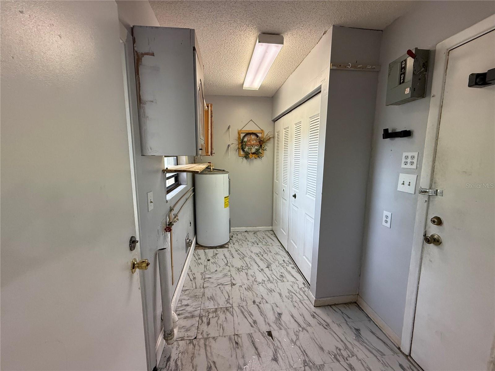 Image 24 of 30 For 8221 Malvern Circle