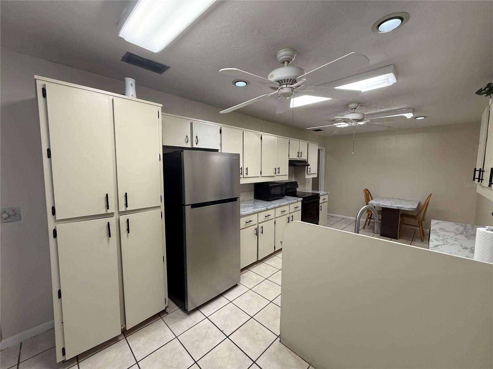 Image 5 of 30 For 8221 Malvern Circle