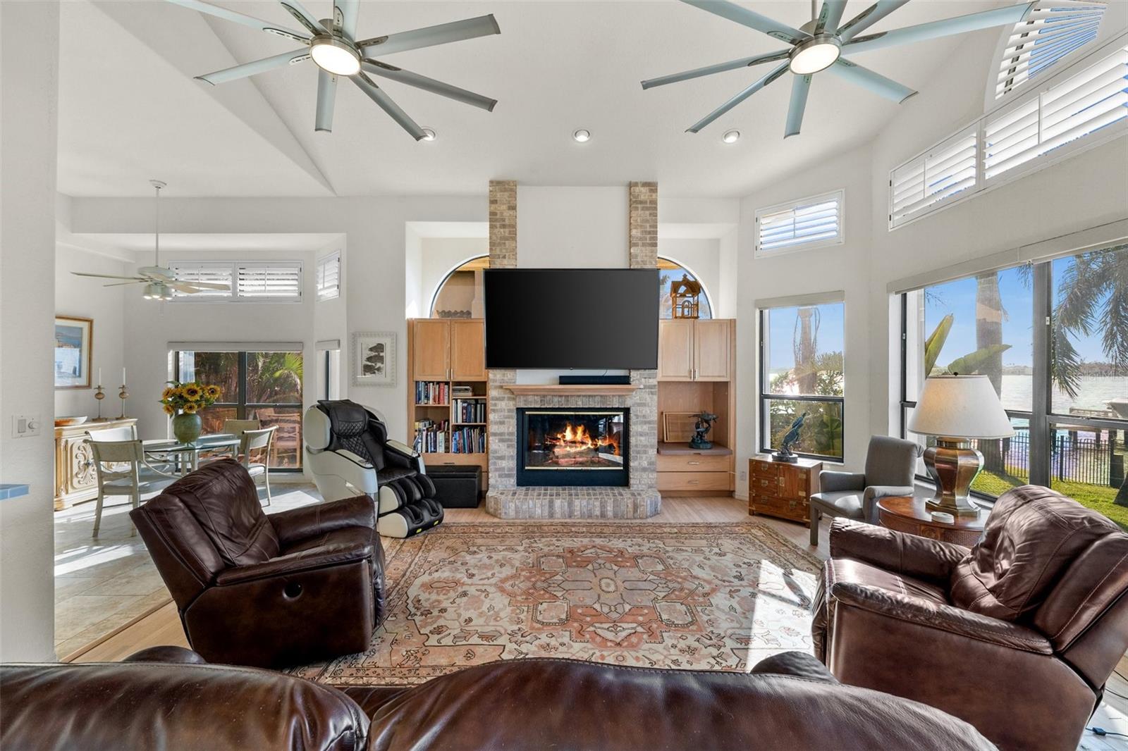 Listing photo id 14 for 5287 61st Avenue S