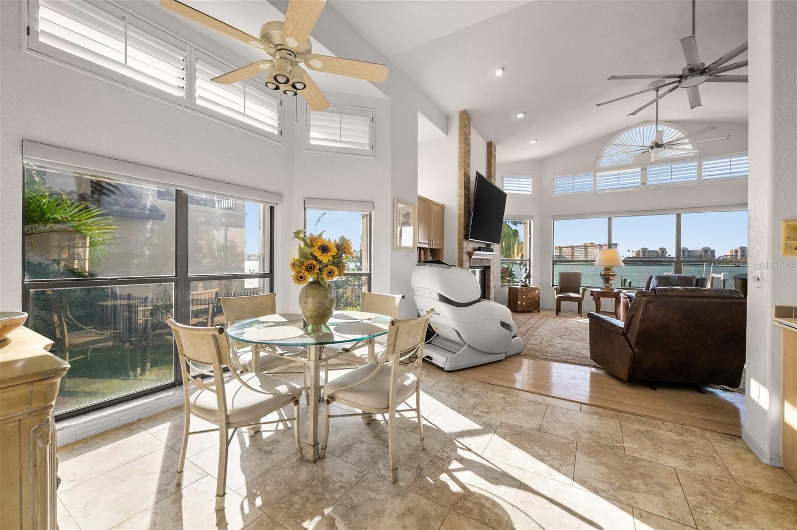 Listing photo id 16 for 5287 61st Avenue S