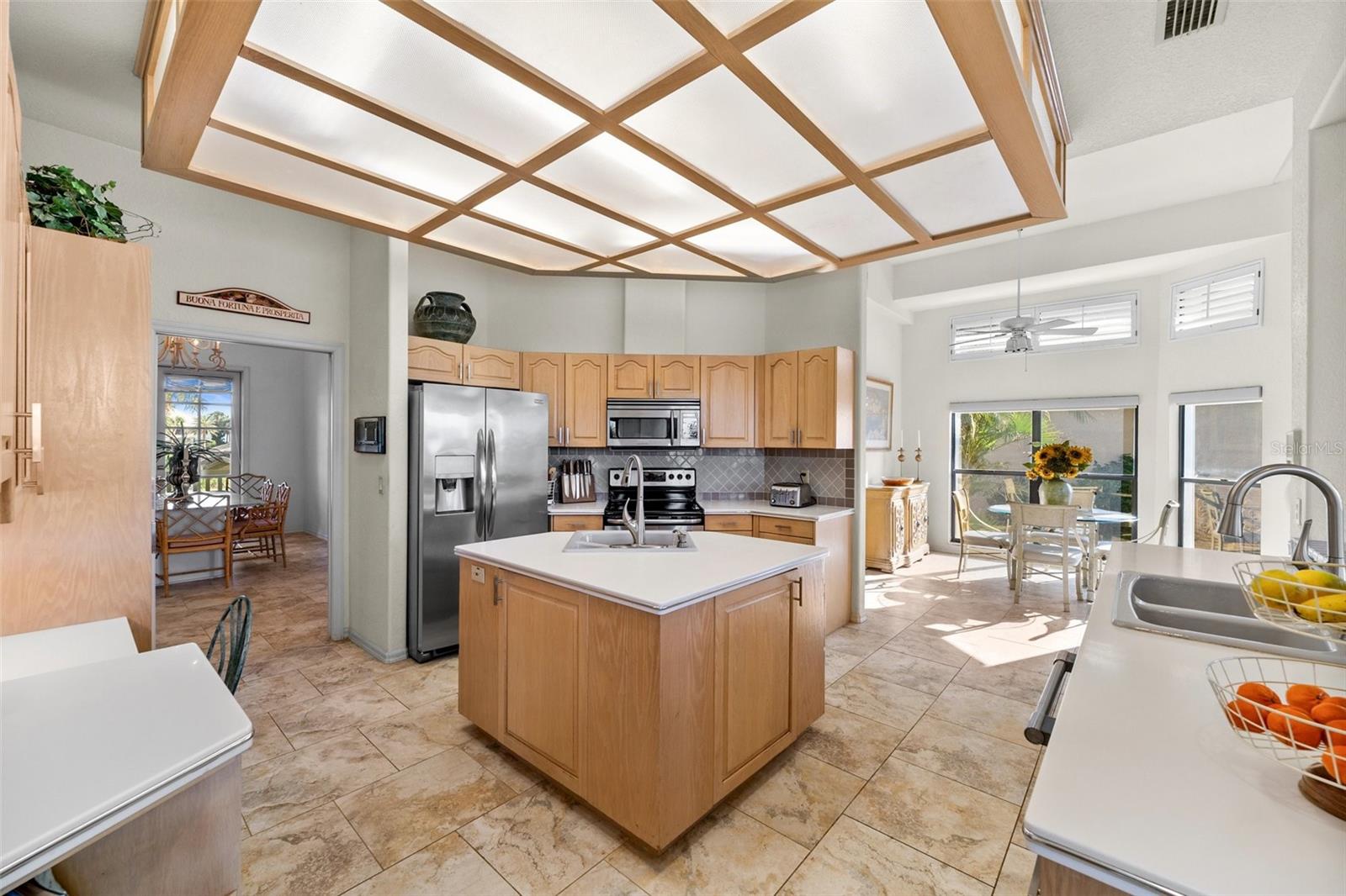 Listing photo id 20 for 5287 61st Avenue S