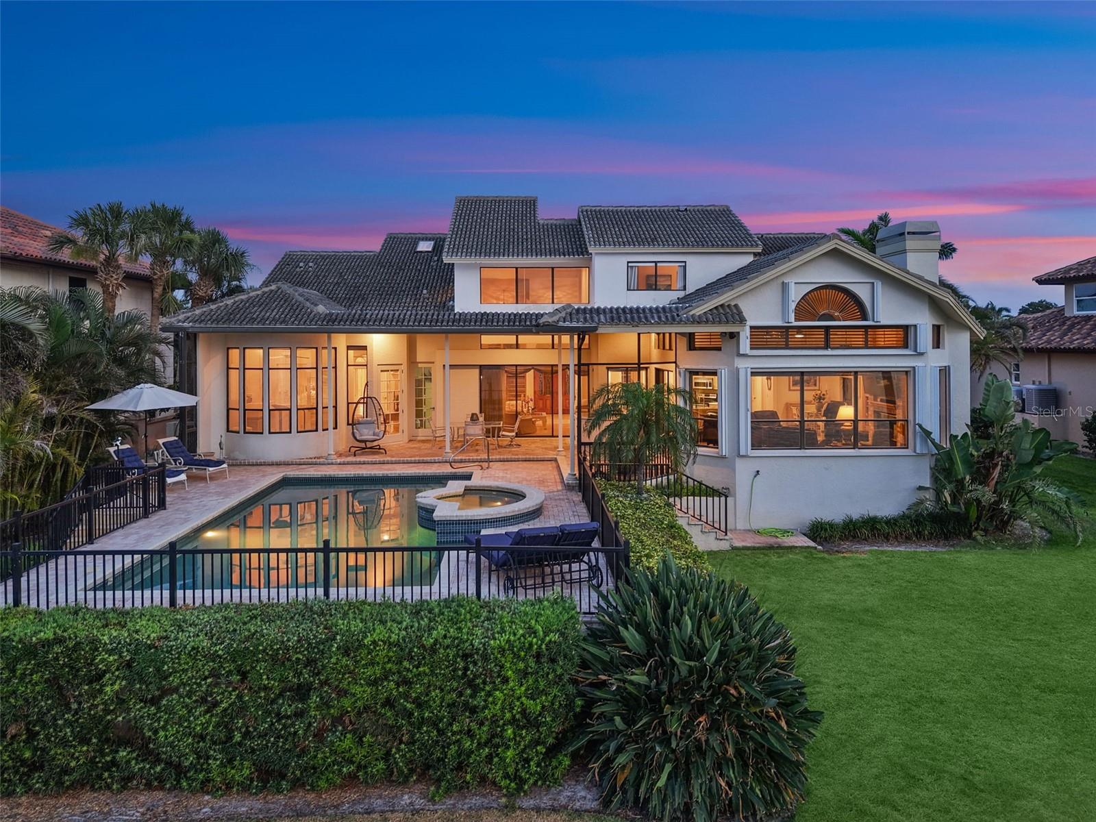 Listing photo id 1 for 5287 61st Avenue S