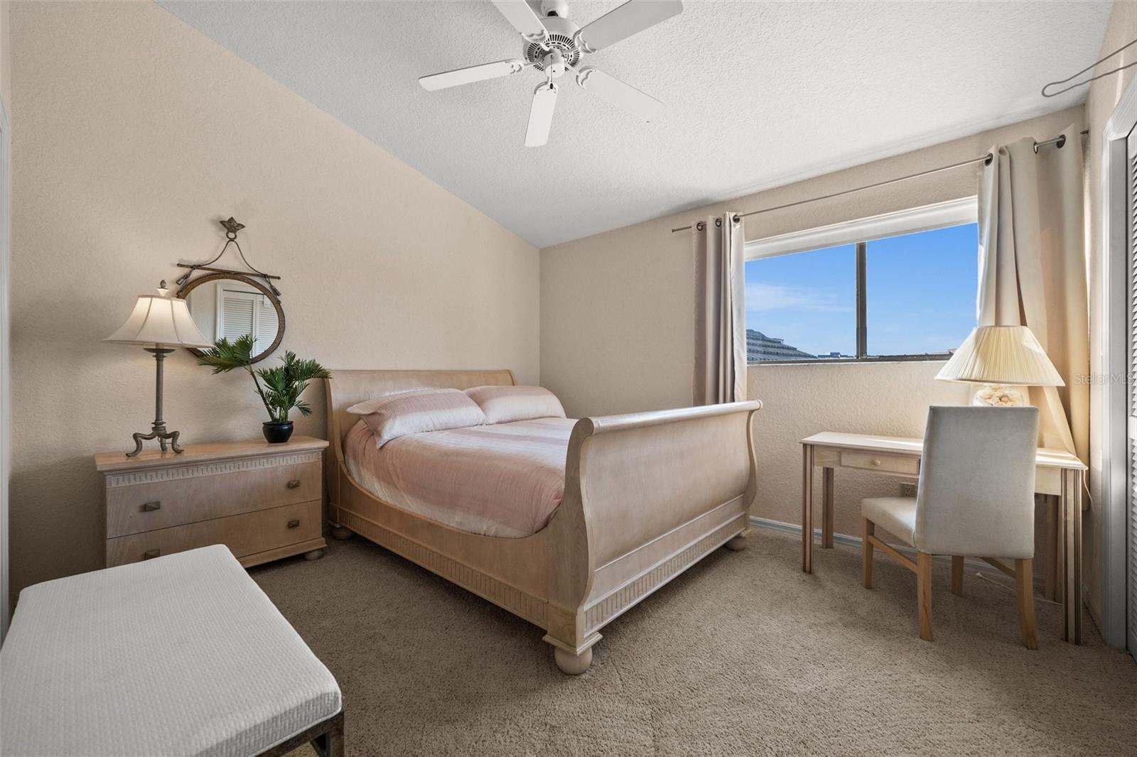 Listing photo id 34 for 5287 61st Avenue S