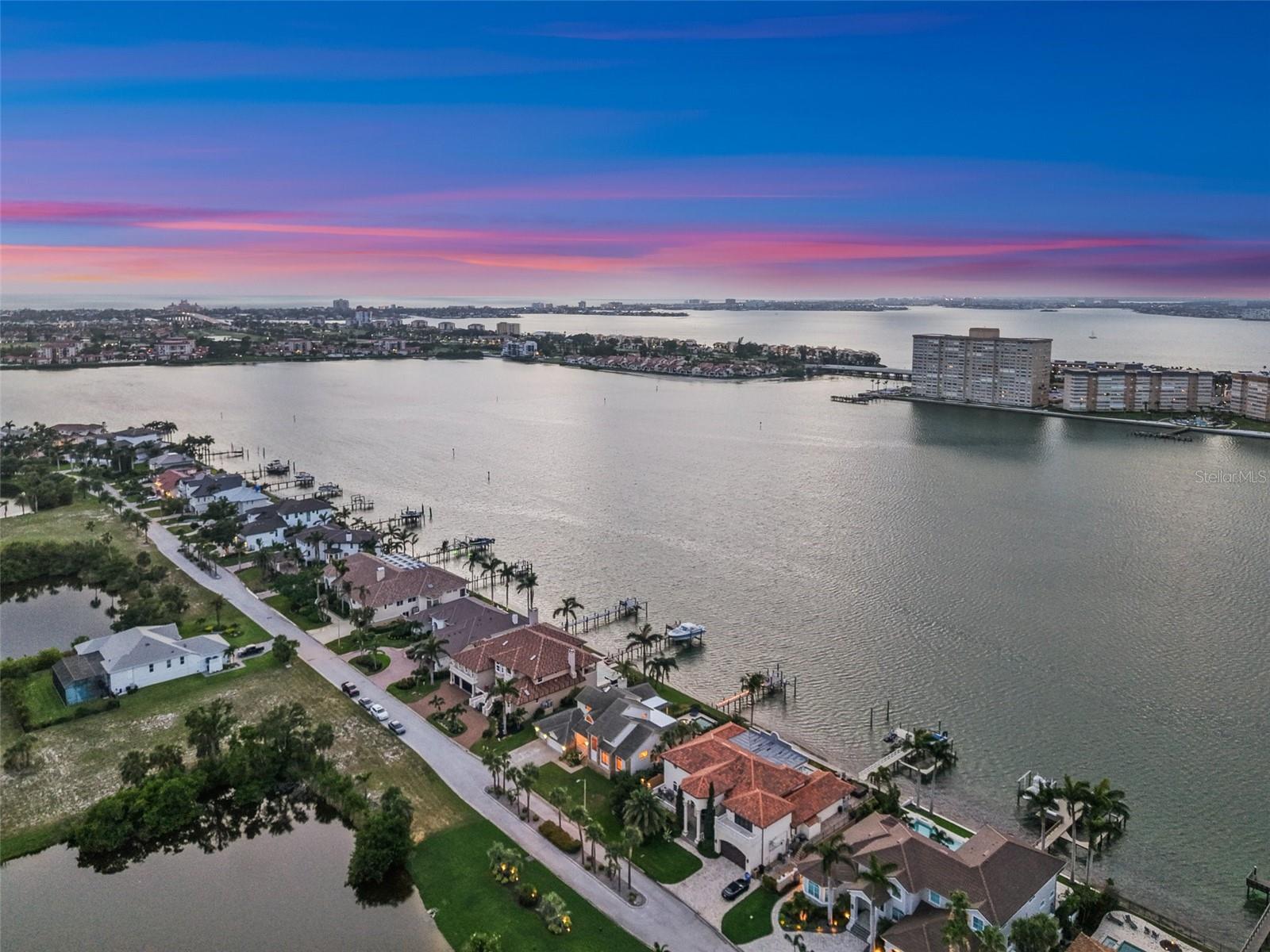 Listing photo id 47 for 5287 61st Avenue S