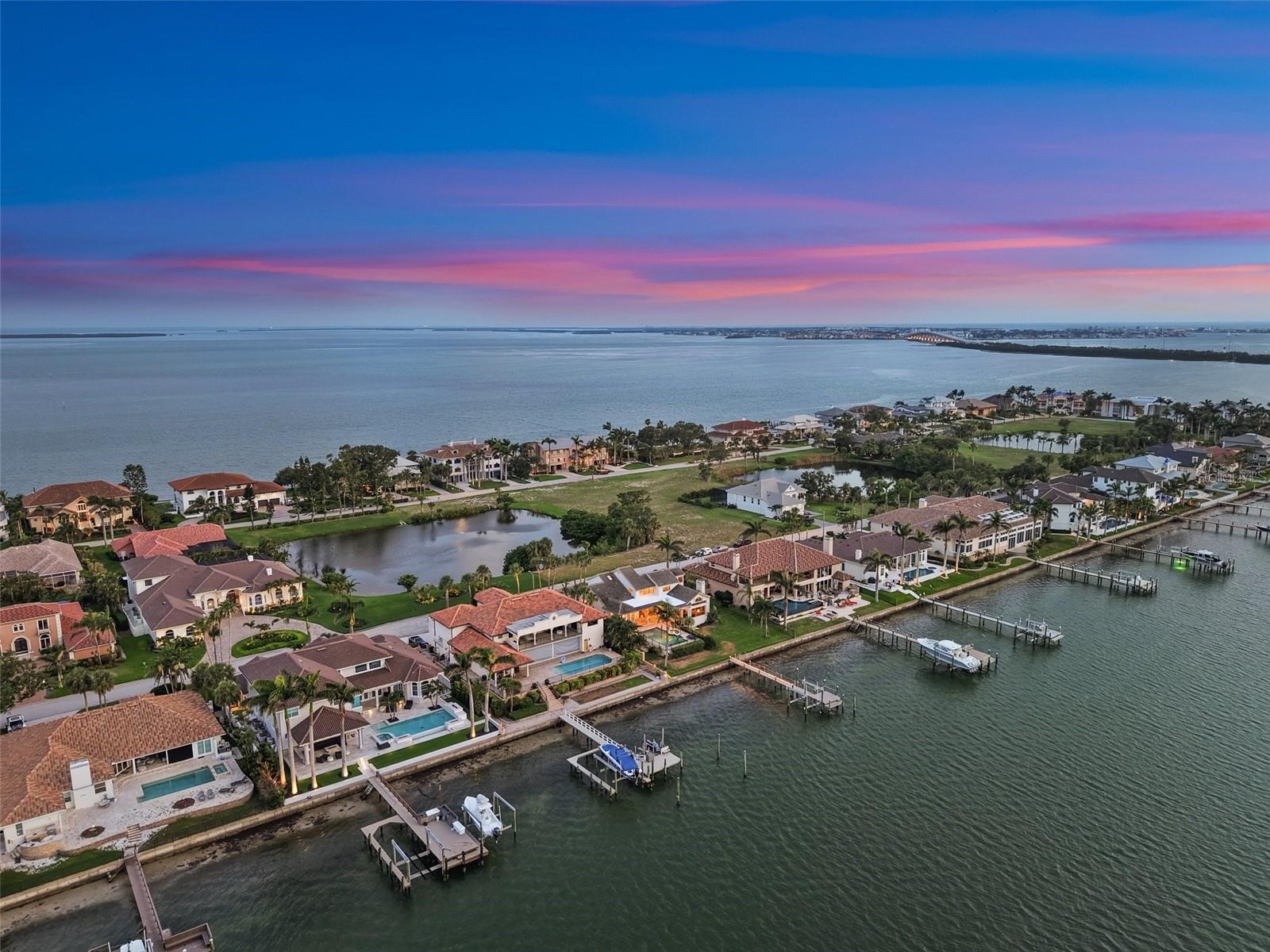 Listing photo id 70 for 5287 61st Avenue S