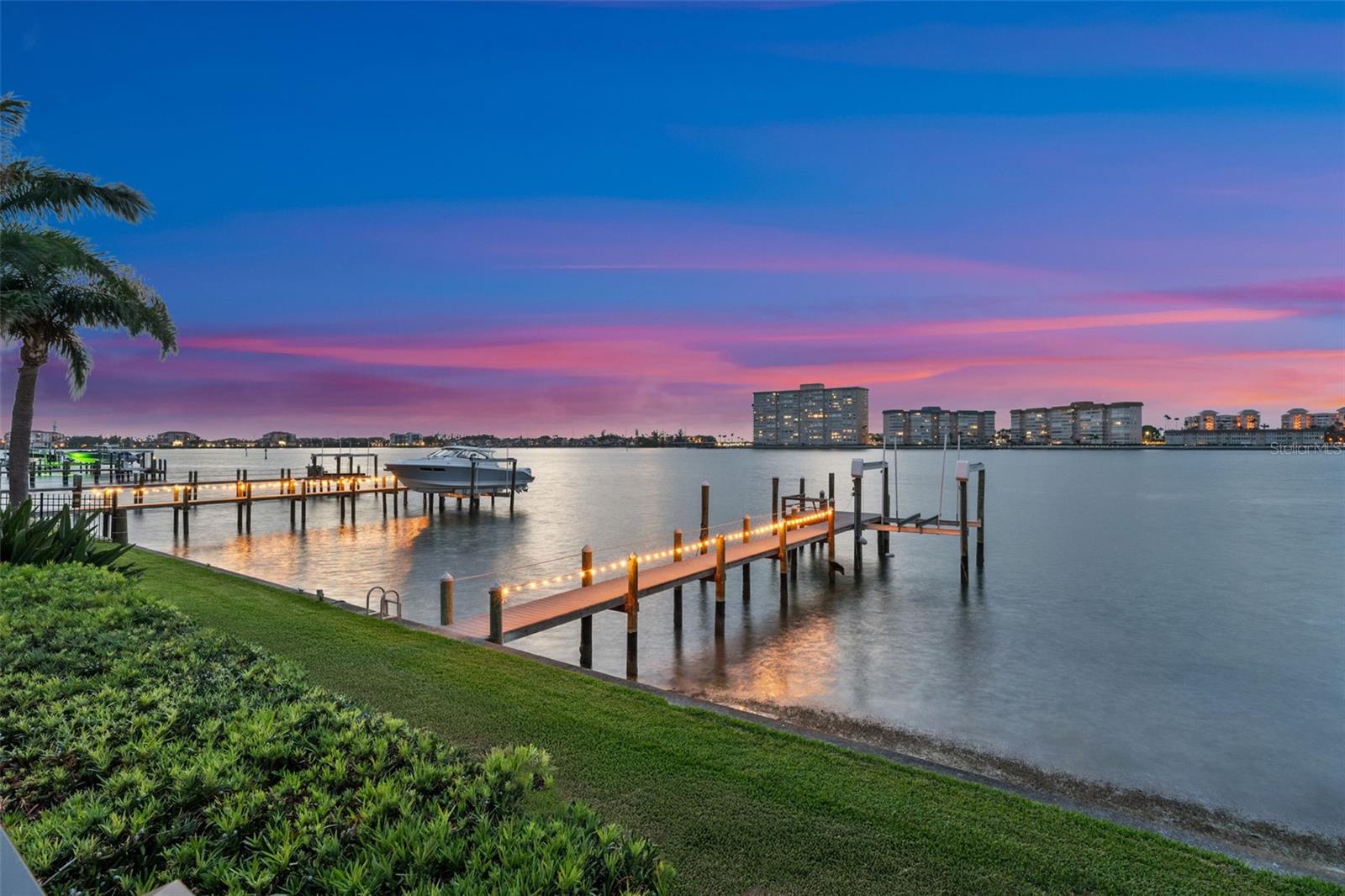 Listing photo id 71 for 5287 61st Avenue S