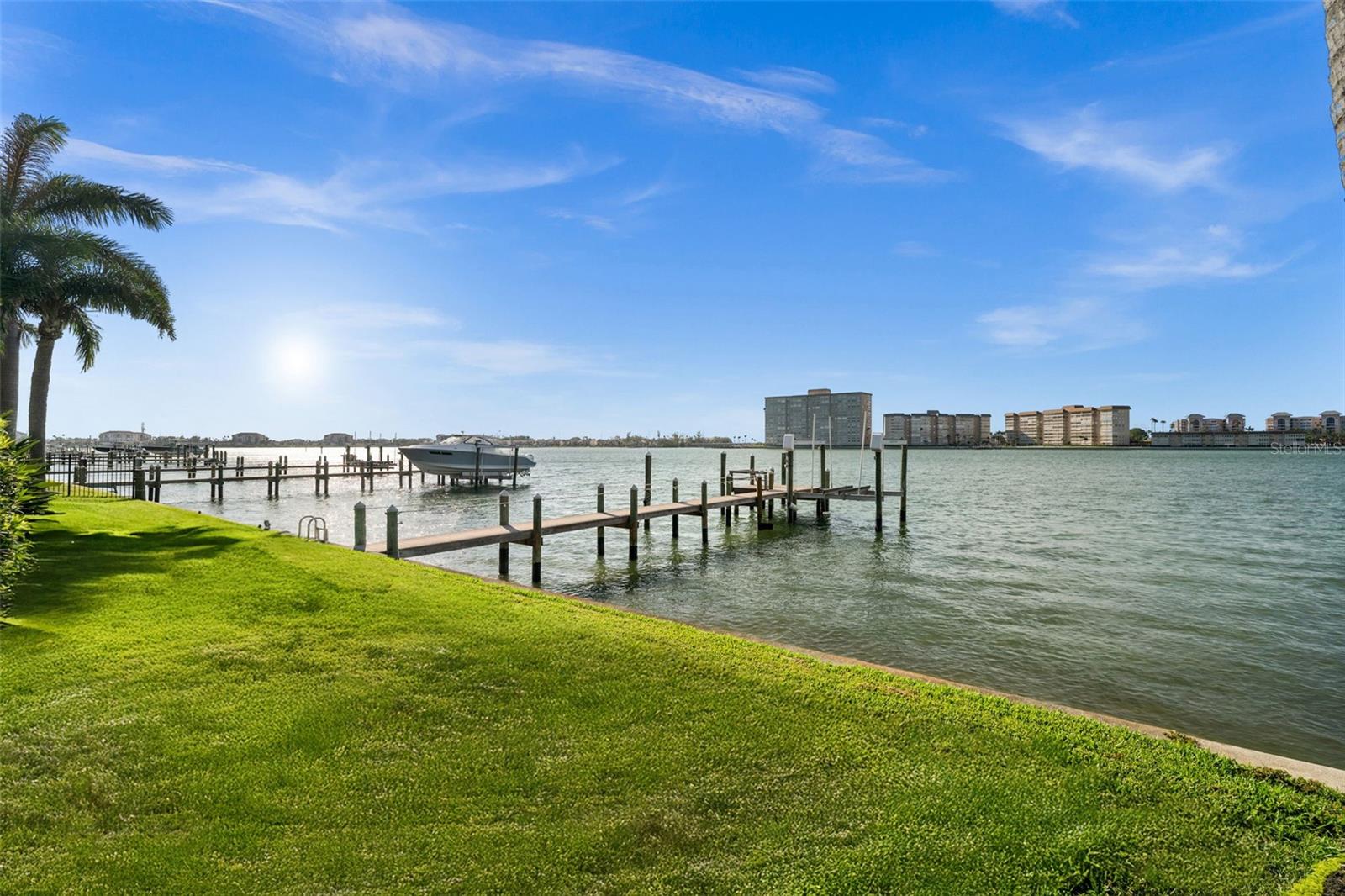 Listing photo id 73 for 5287 61st Avenue S