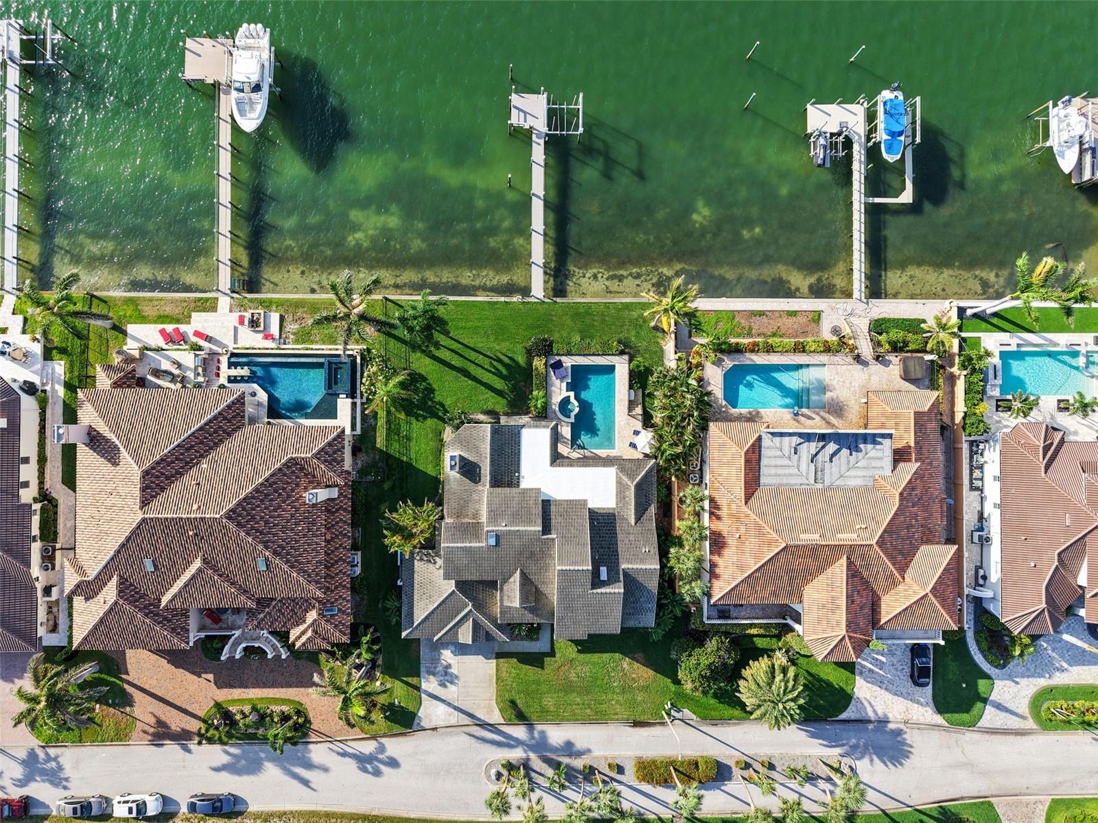 Listing photo id 81 for 5287 61st Avenue S