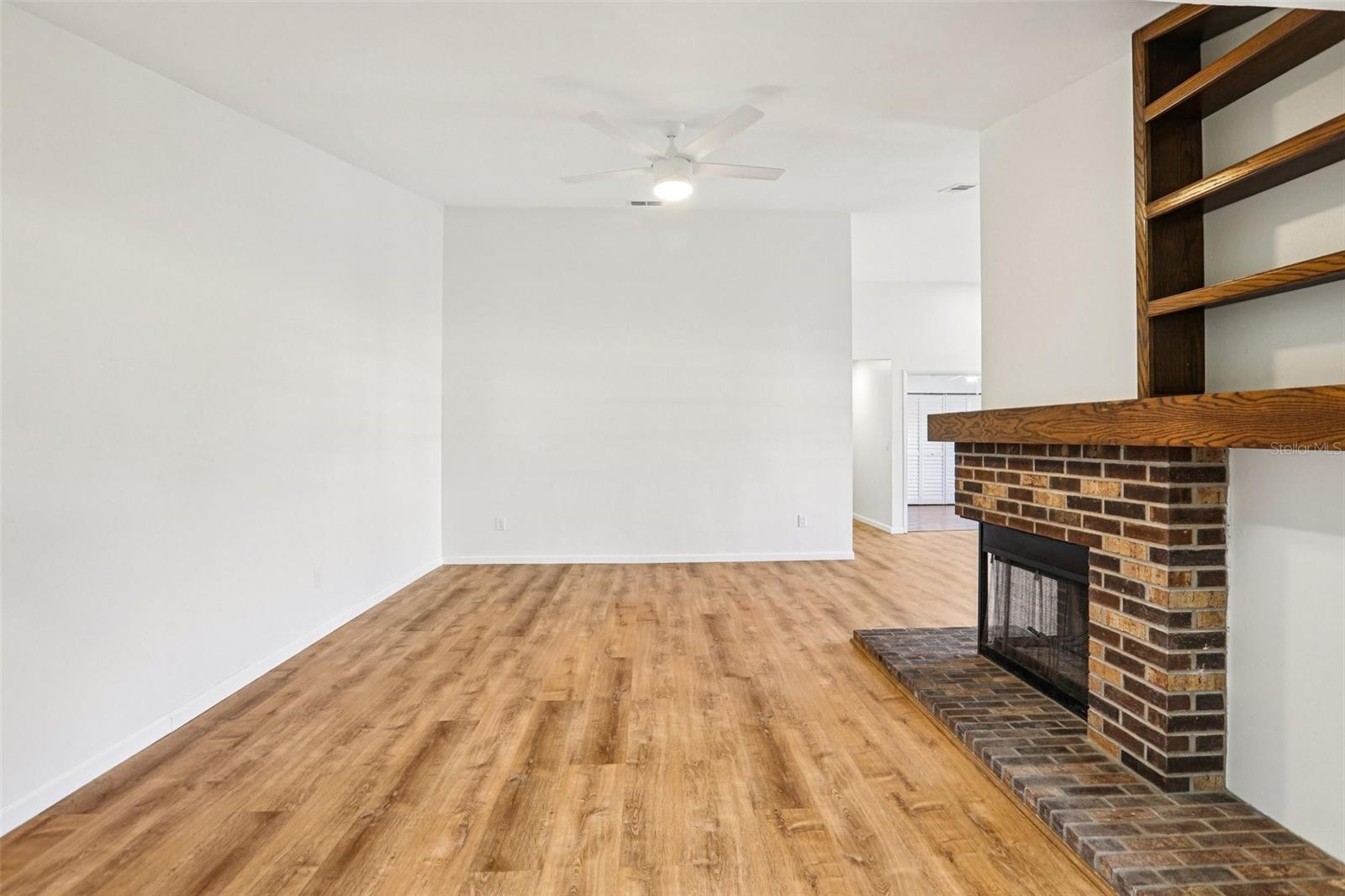 Image 10 of 30 For 23 Penzance Court