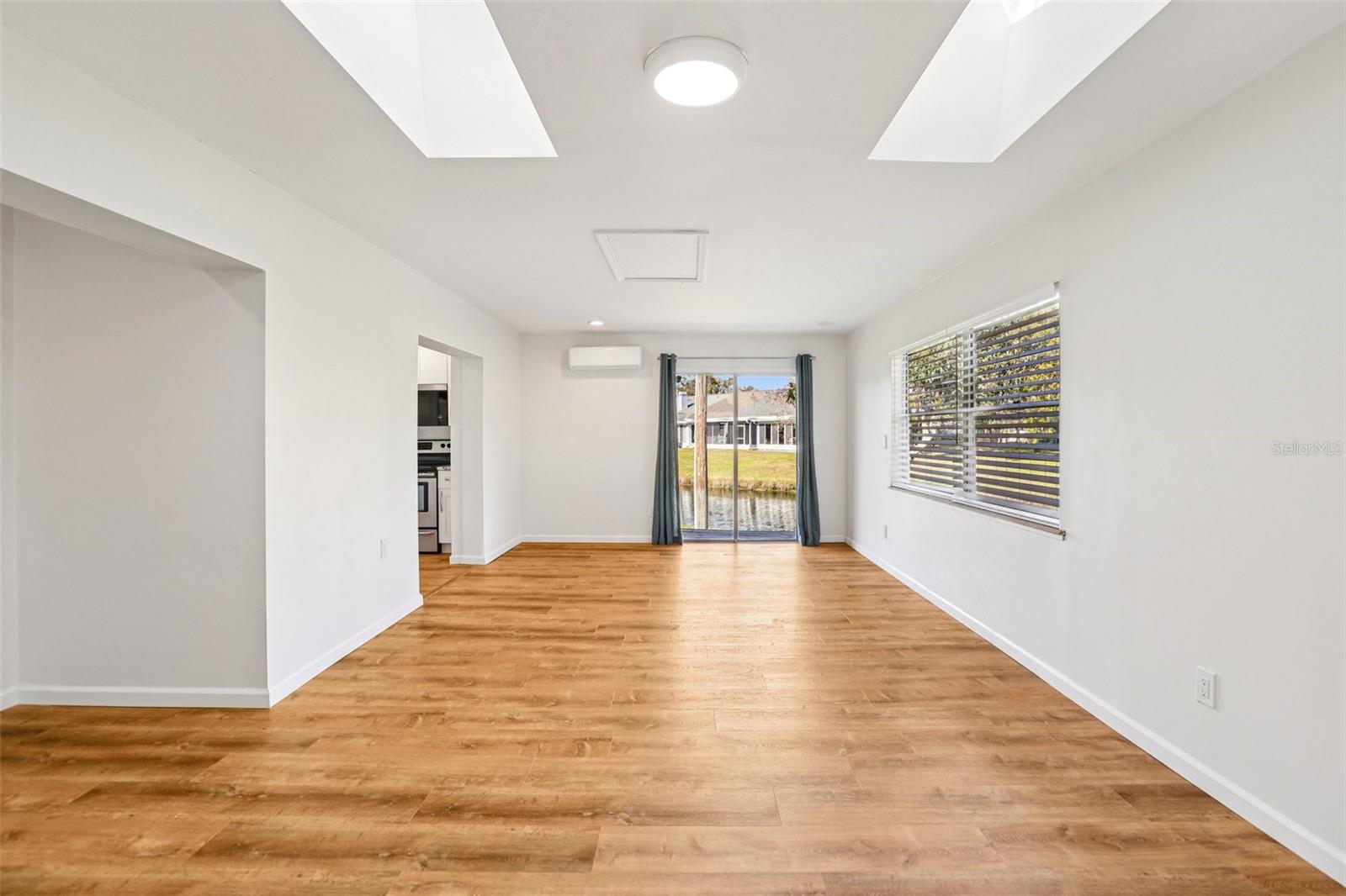 Image 12 of 30 For 23 Penzance Court