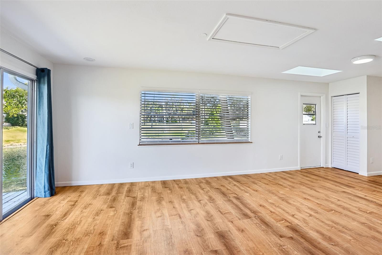 Image 14 of 30 For 23 Penzance Court