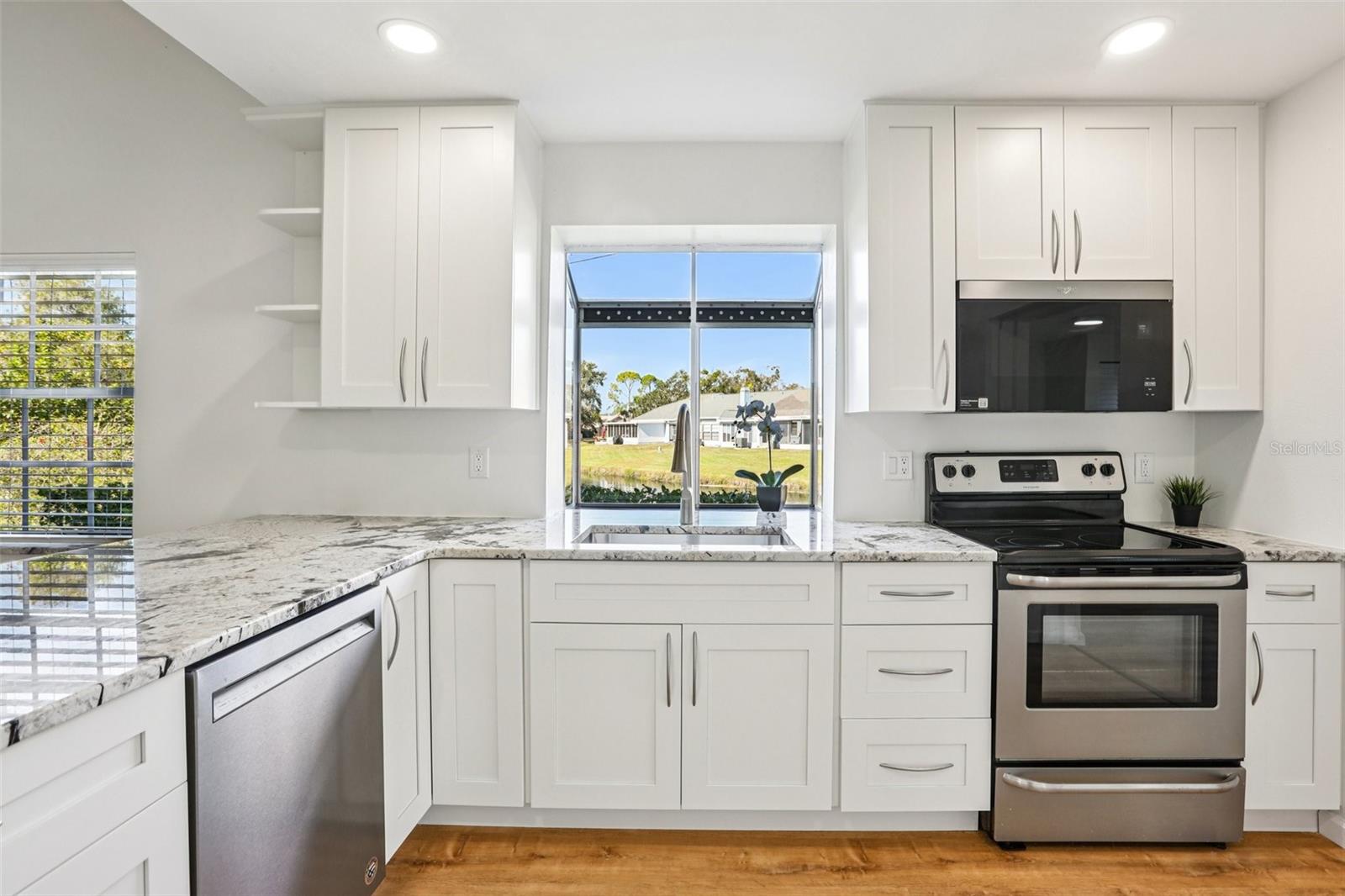 Image 16 of 30 For 23 Penzance Court