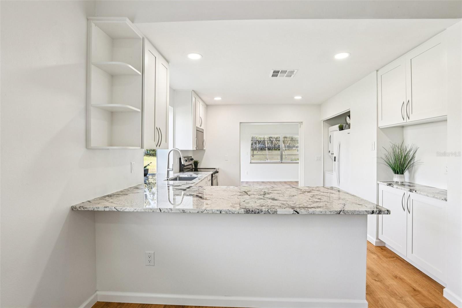 Image 17 of 30 For 23 Penzance Court