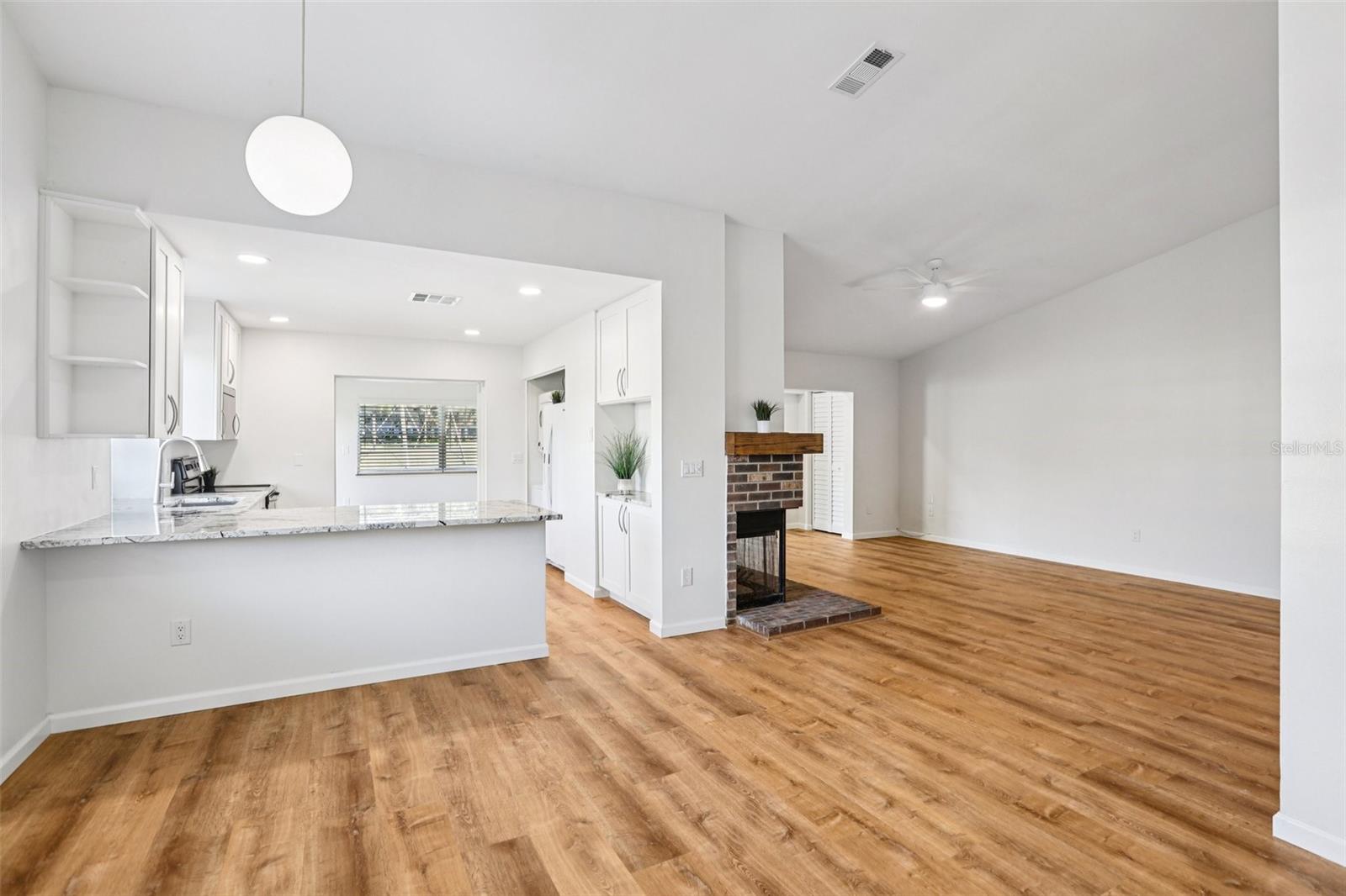 Image 18 of 30 For 23 Penzance Court