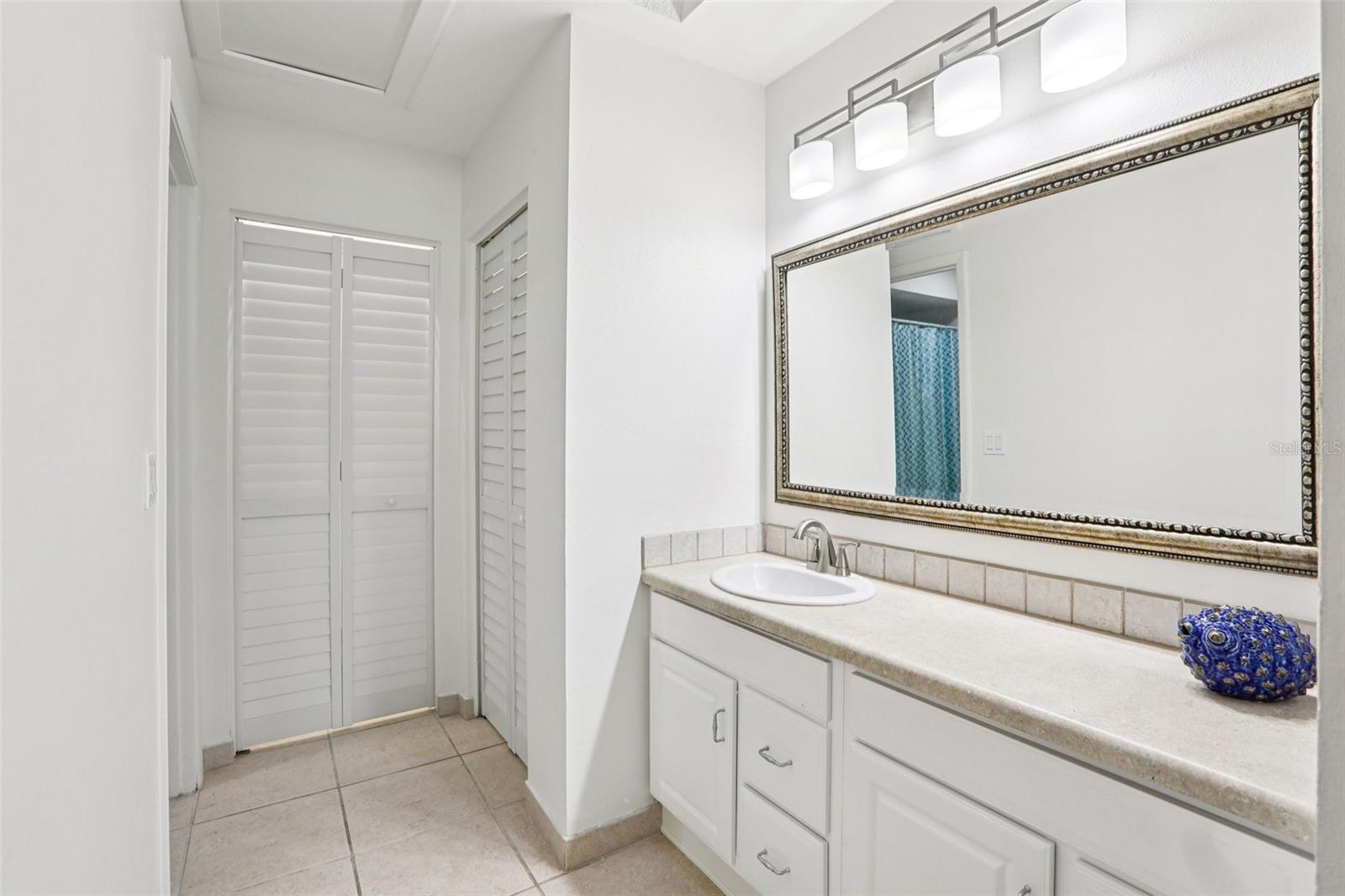 Image 21 of 30 For 23 Penzance Court