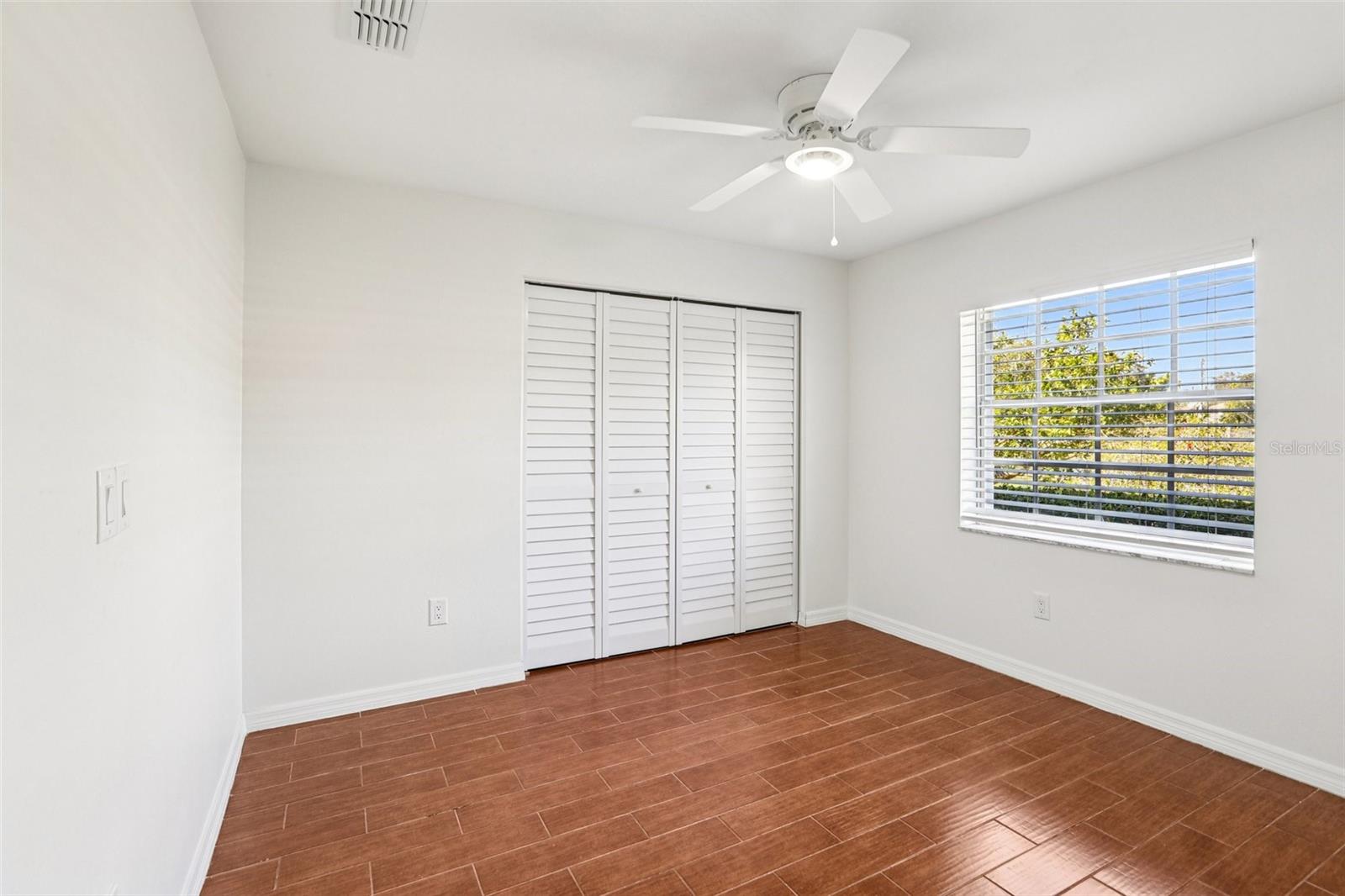 Image 25 of 30 For 23 Penzance Court