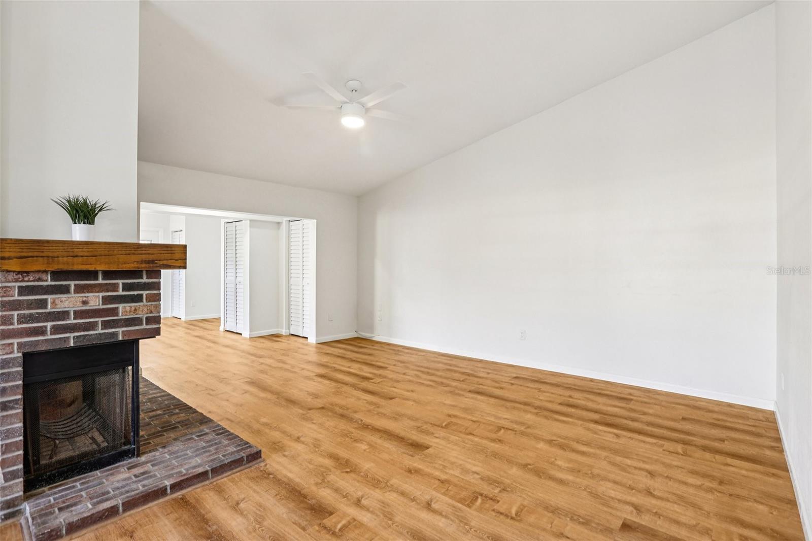 Image 7 of 30 For 23 Penzance Court