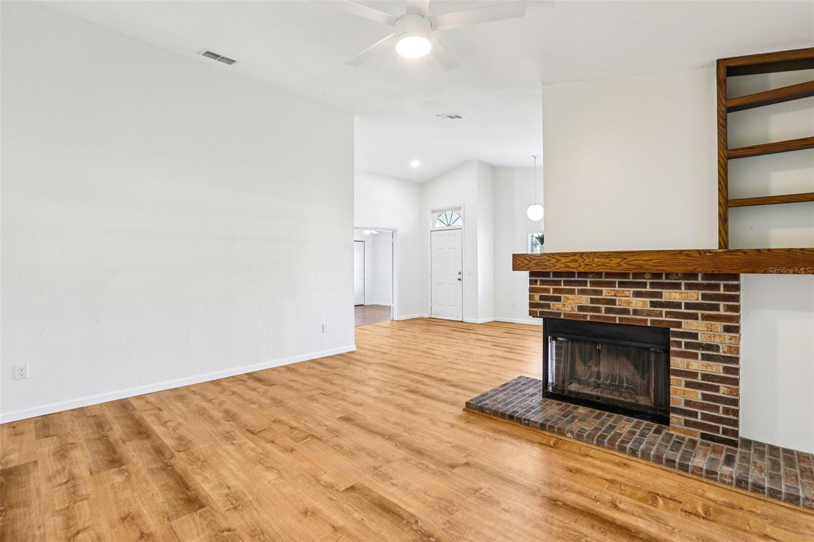 Image 9 of 30 For 23 Penzance Court