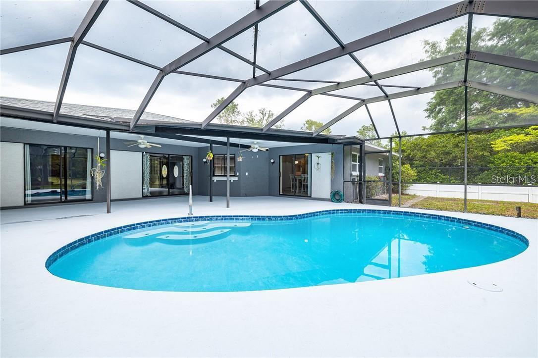 Listing photo id 1 for 5118 Merrifield Court