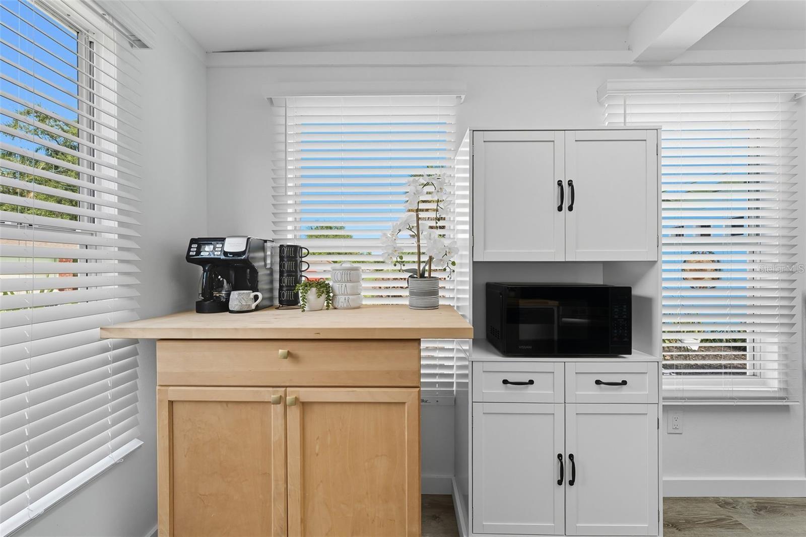 Image 11 of 35 For 6470 64th Avenue N