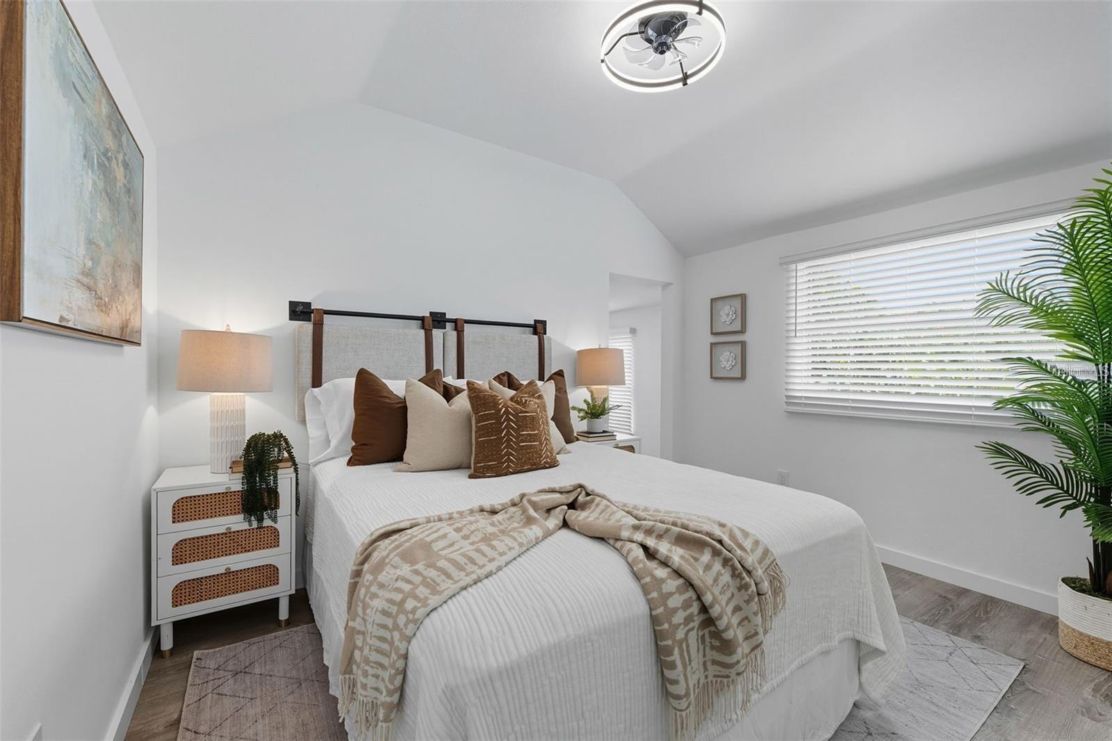 Image 13 of 35 For 6470 64th Avenue N