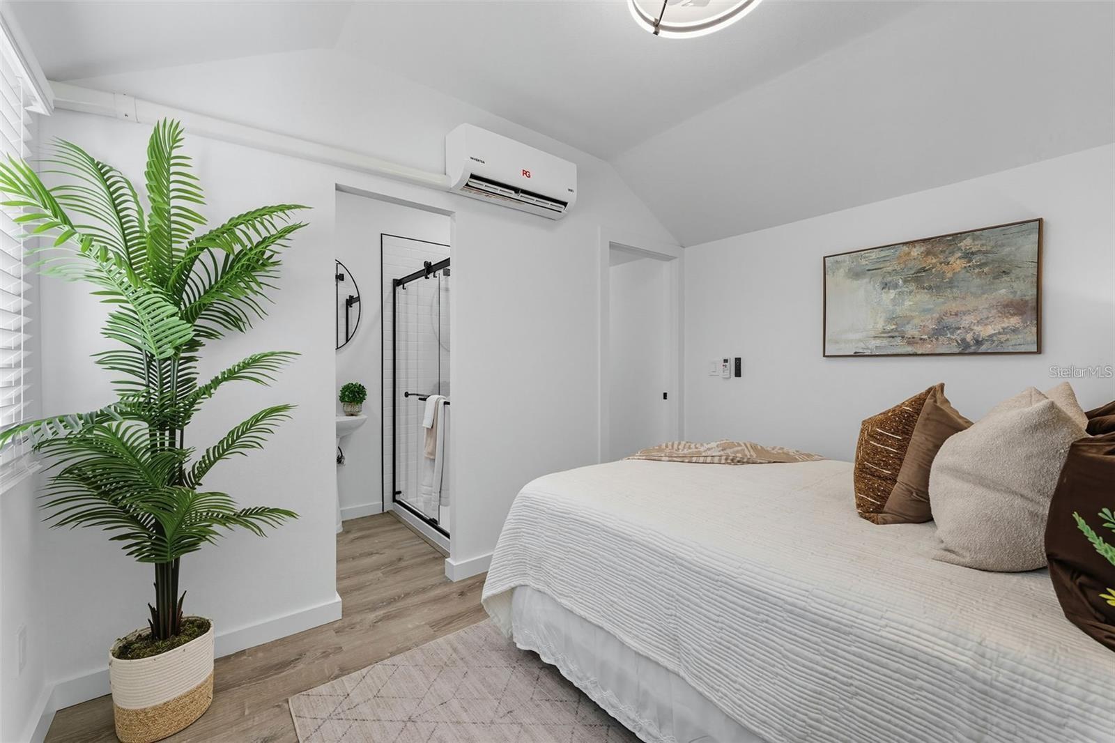 Image 15 of 35 For 6470 64th Avenue N