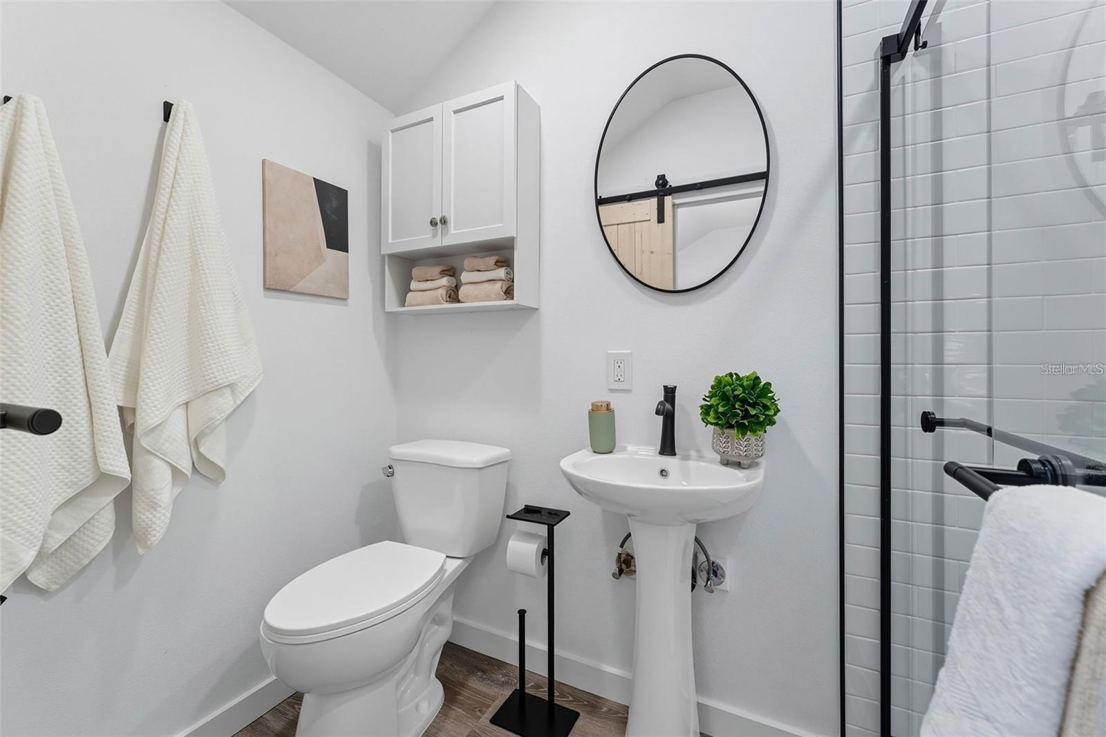 Image 18 of 35 For 6470 64th Avenue N