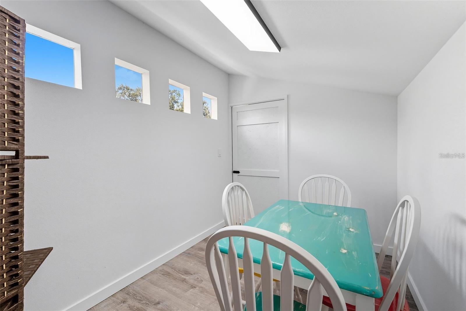 Image 27 of 35 For 6470 64th Avenue N