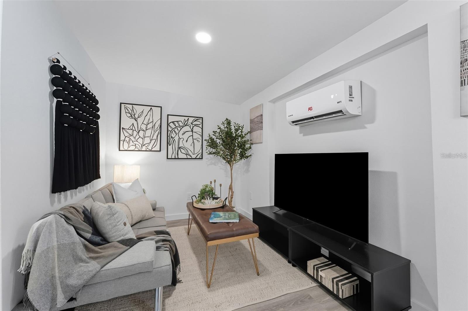 Image 5 of 35 For 6470 64th Avenue N