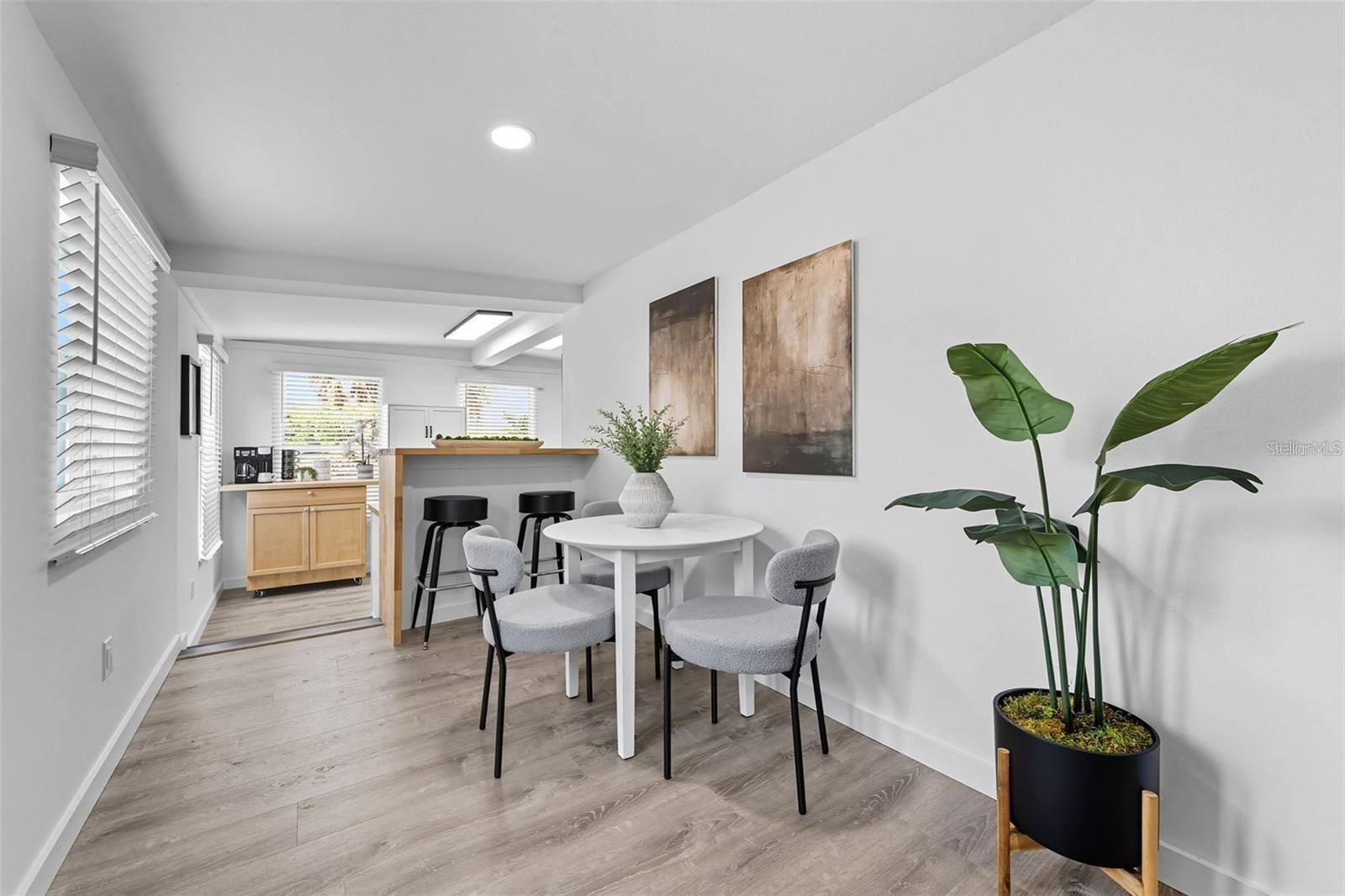 Image 7 of 35 For 6470 64th Avenue N