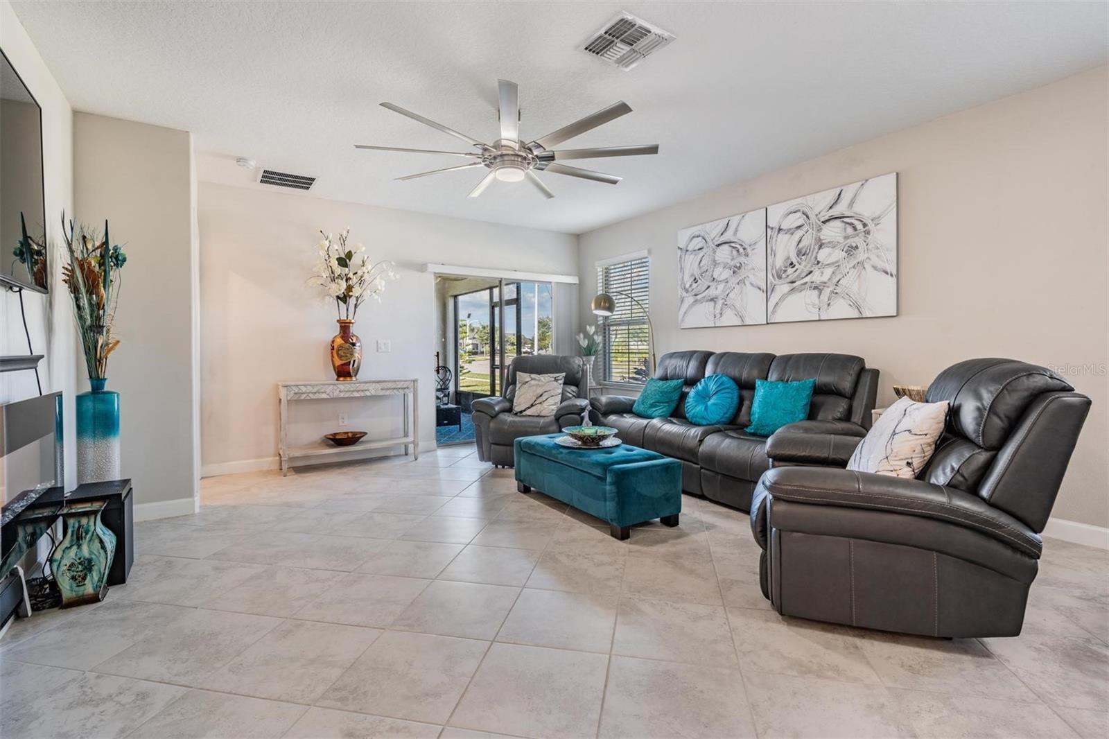 Image 12 of 99 For 10397 Echo Dock Loop