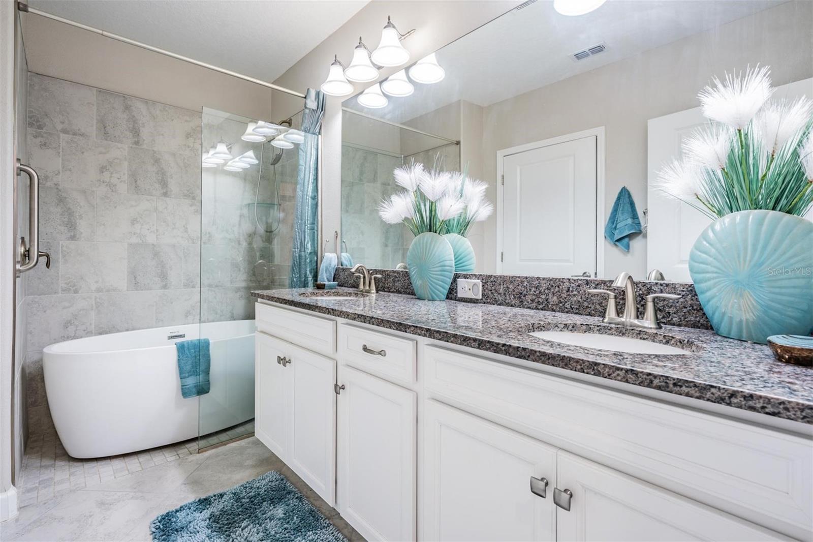 Image 17 of 99 For 10397 Echo Dock Loop