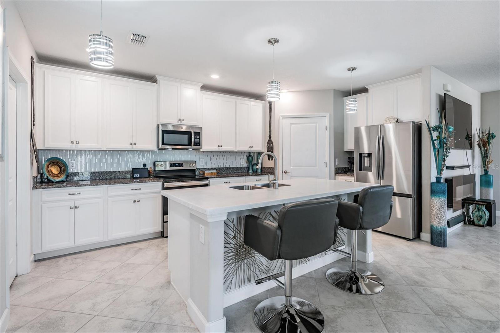 Image 3 of 99 For 10397 Echo Dock Loop