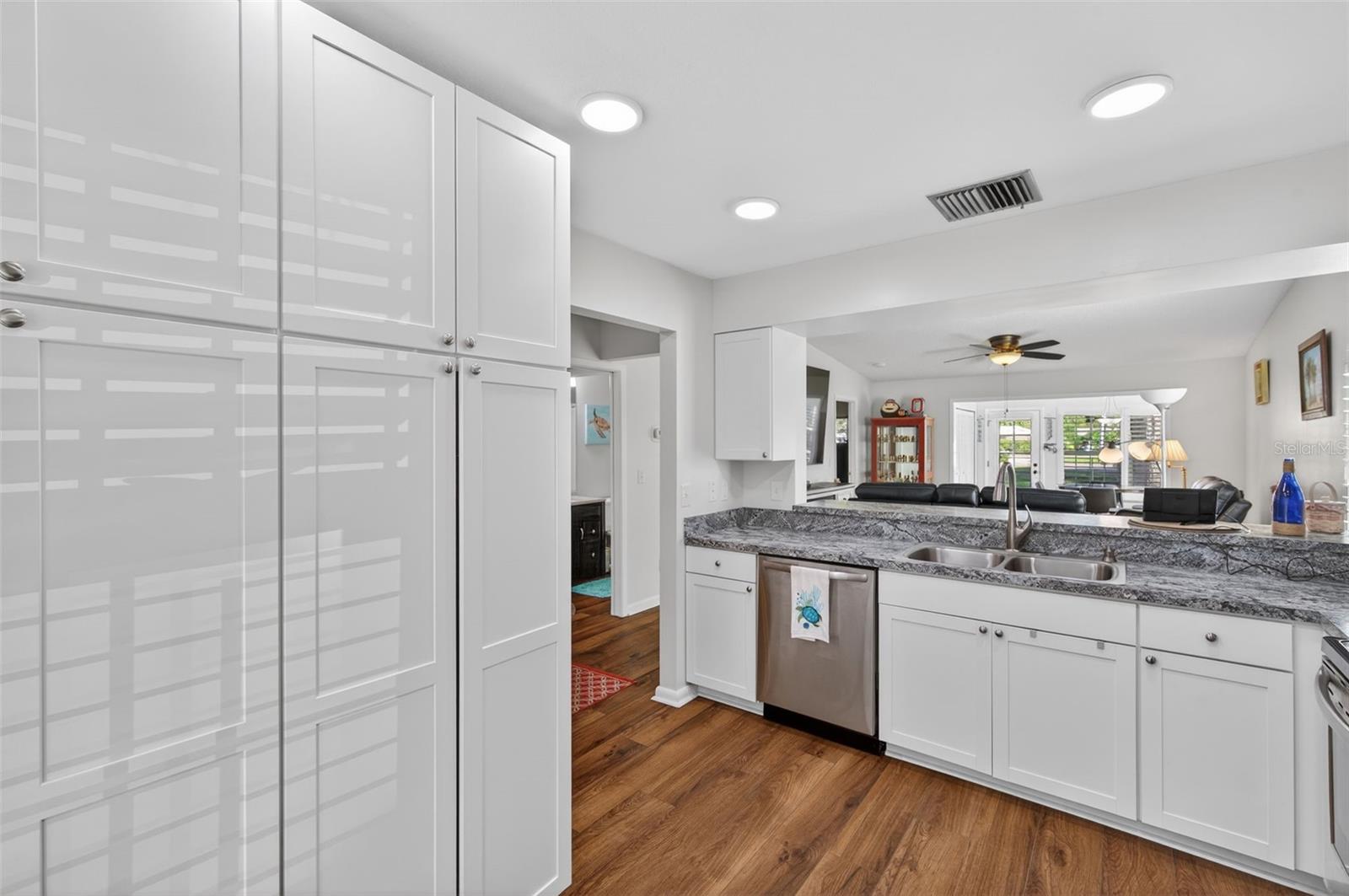 Image 11 of 65 For 1535 Nursery Road 211