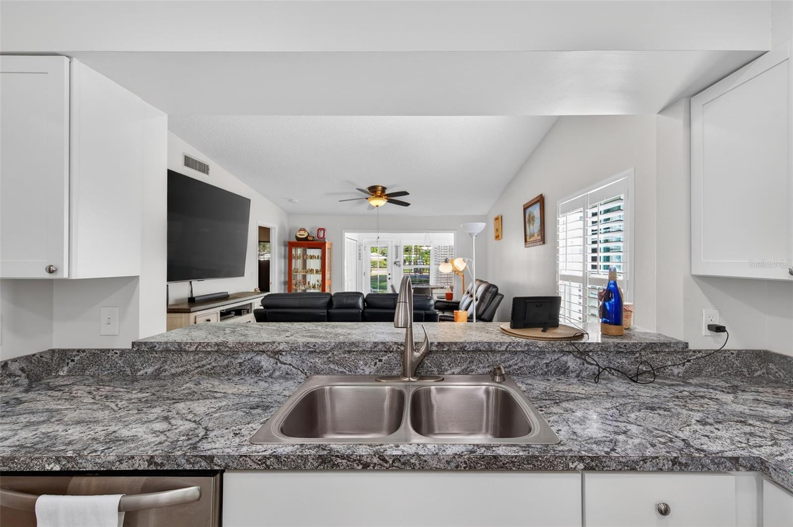 Image 12 of 65 For 1535 Nursery Road 211